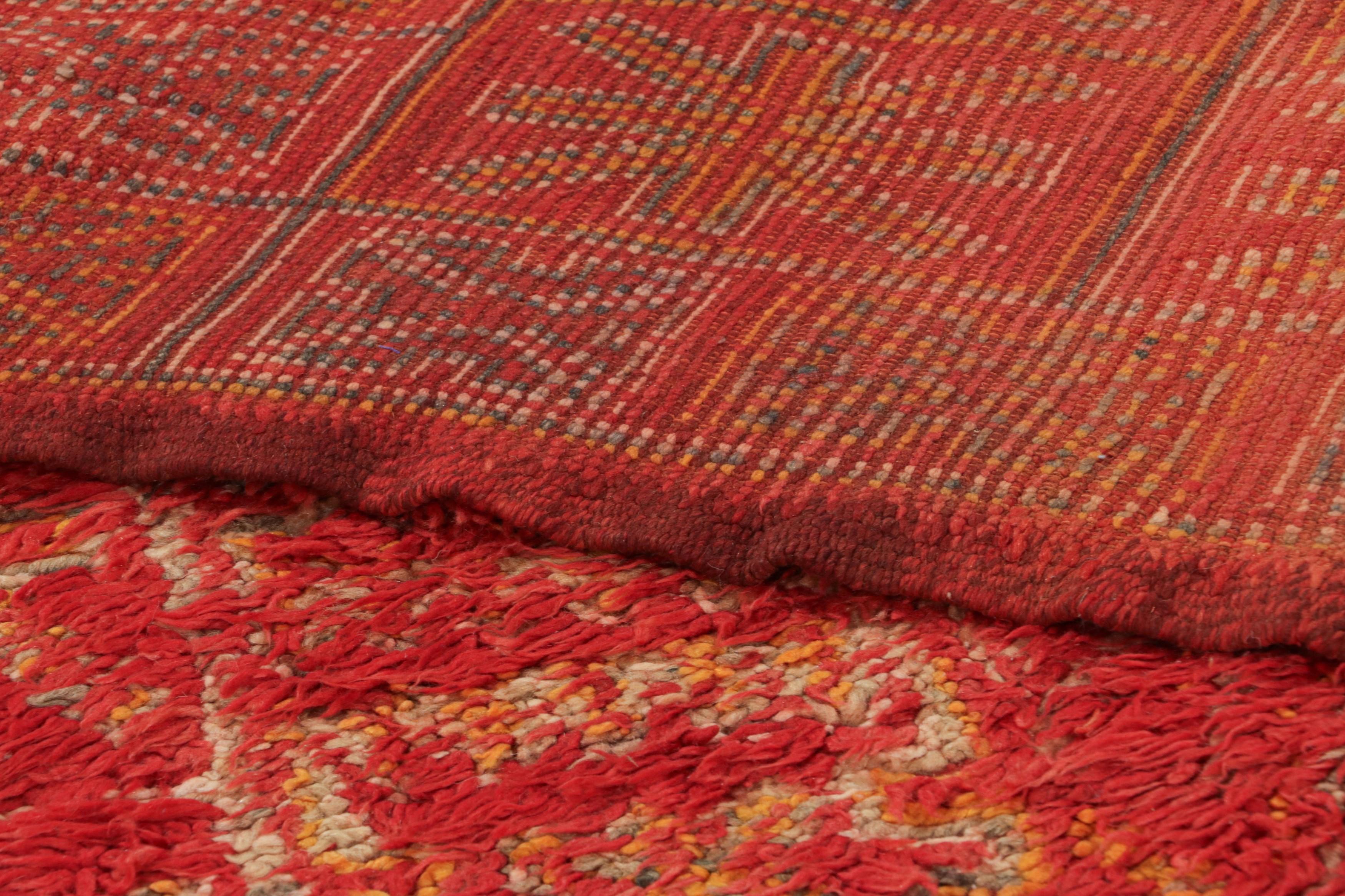 Lana Tappeto marocchino vintage, rosso e beige con pelo alto - Rug & Kilim in vendita