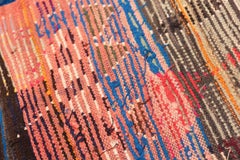 Tappeto marocchino vintage. Dimensioni: 4 ft 8 in x 7 ft 1 in (1,42 m x 2,16 m)