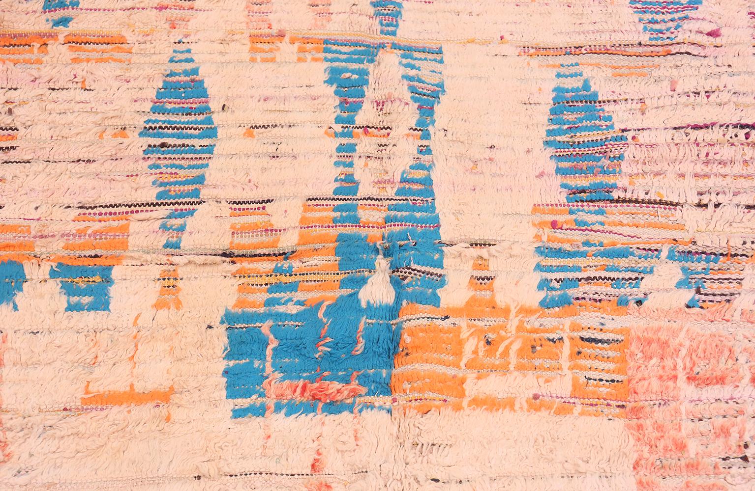 Bellissimo tappeto berbero marocchino vintage, paese d'origine: Marocco, data circa metà del XX secolo - Dimensioni: 5 ft. 2 in x 9 ft. 7 in (1,57 m x 2,92 m).