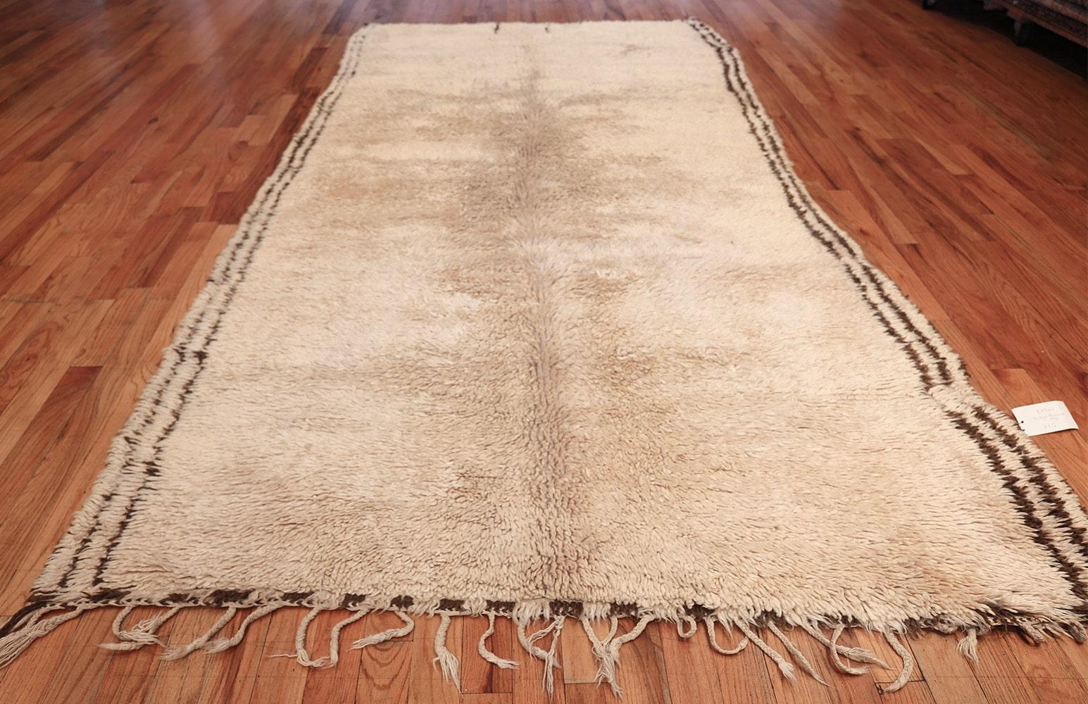 20th Century Vintage Moroccan Rug. Size: 6 ft x 12 ft (1.83 m x 3.66 m)