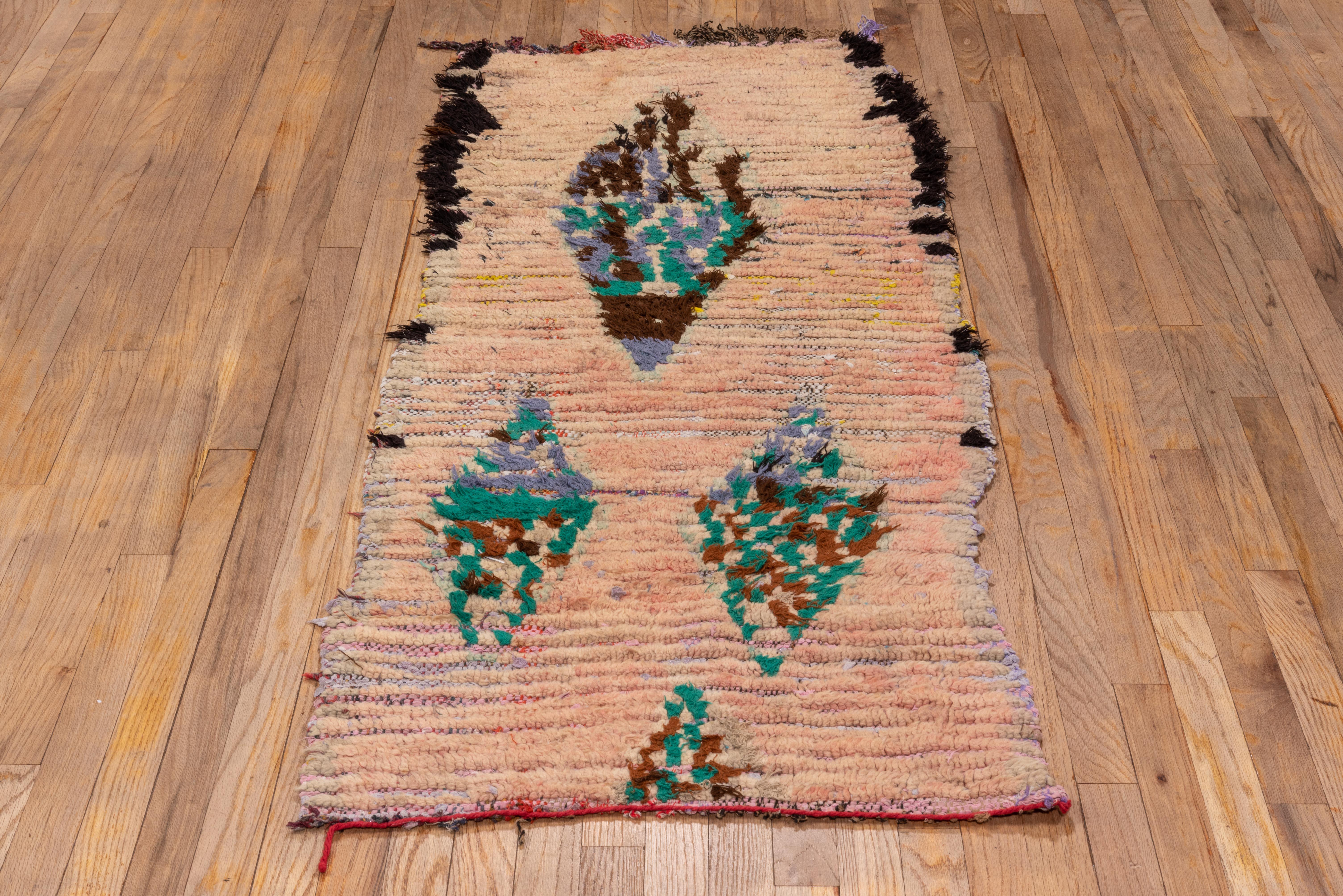 Alfombra Marroquí Vintage - Motivo Tribal con Acentos Blush y Aqua en venta 1