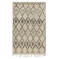Vintage Moroccan Rug, White with Black Diamond Geometric Patterns - Rug & Kilim
