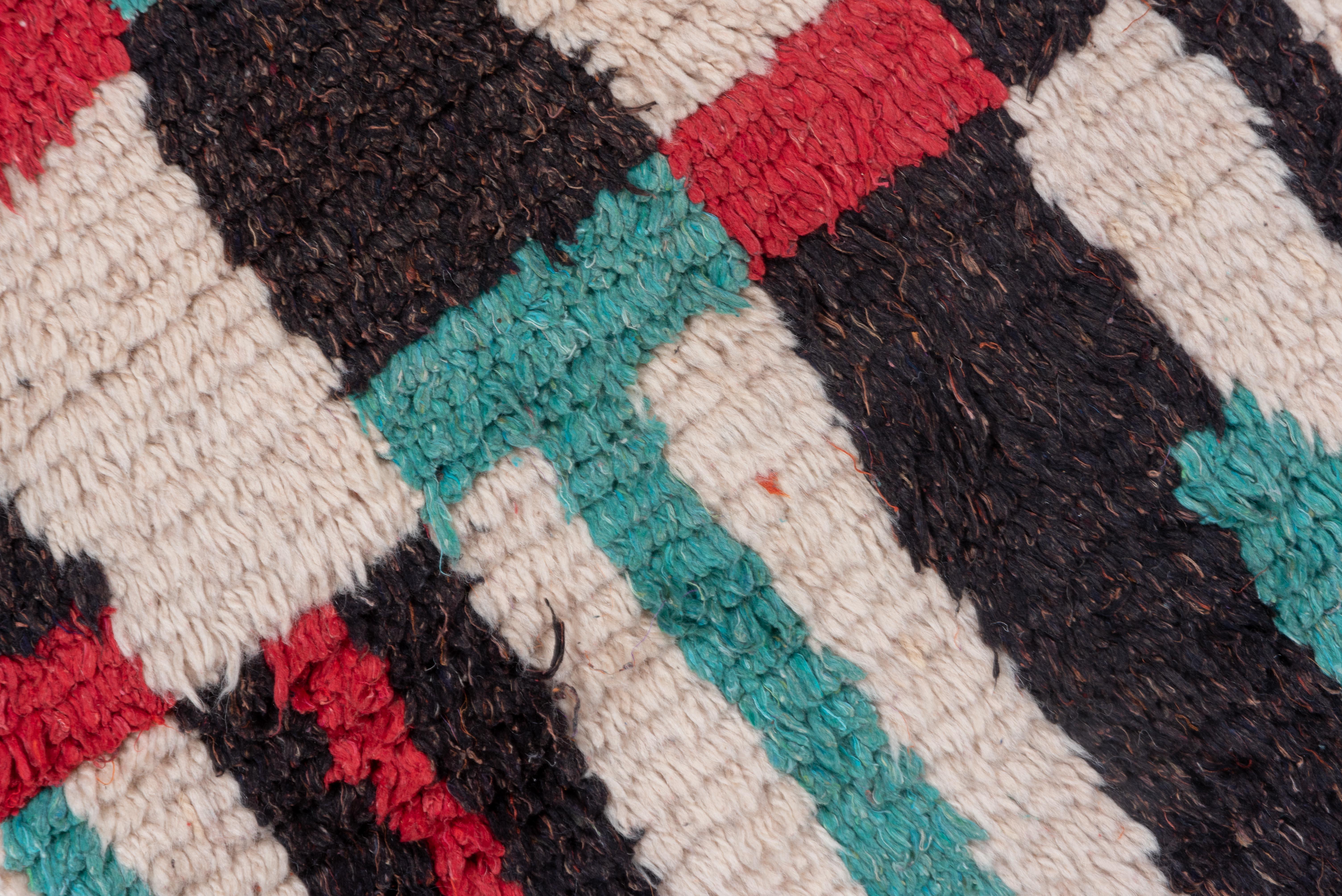 Alfombra marroquí vintage con diseño abstracto de damero Lana en venta