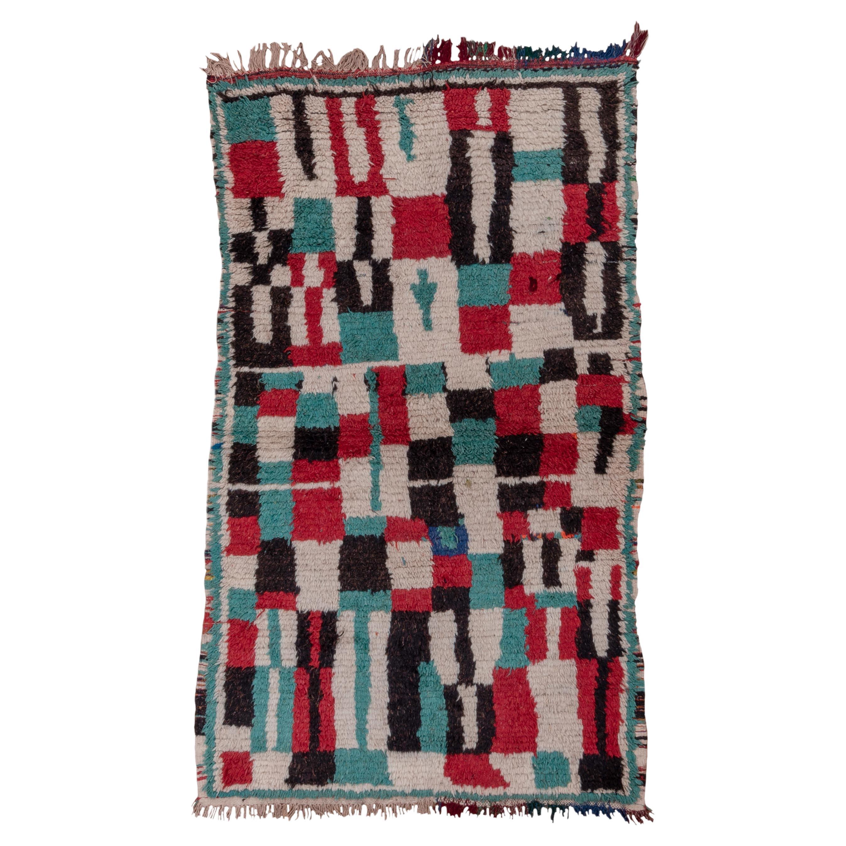 Alfombra marroquí vintage con diseño abstracto de damero en venta
