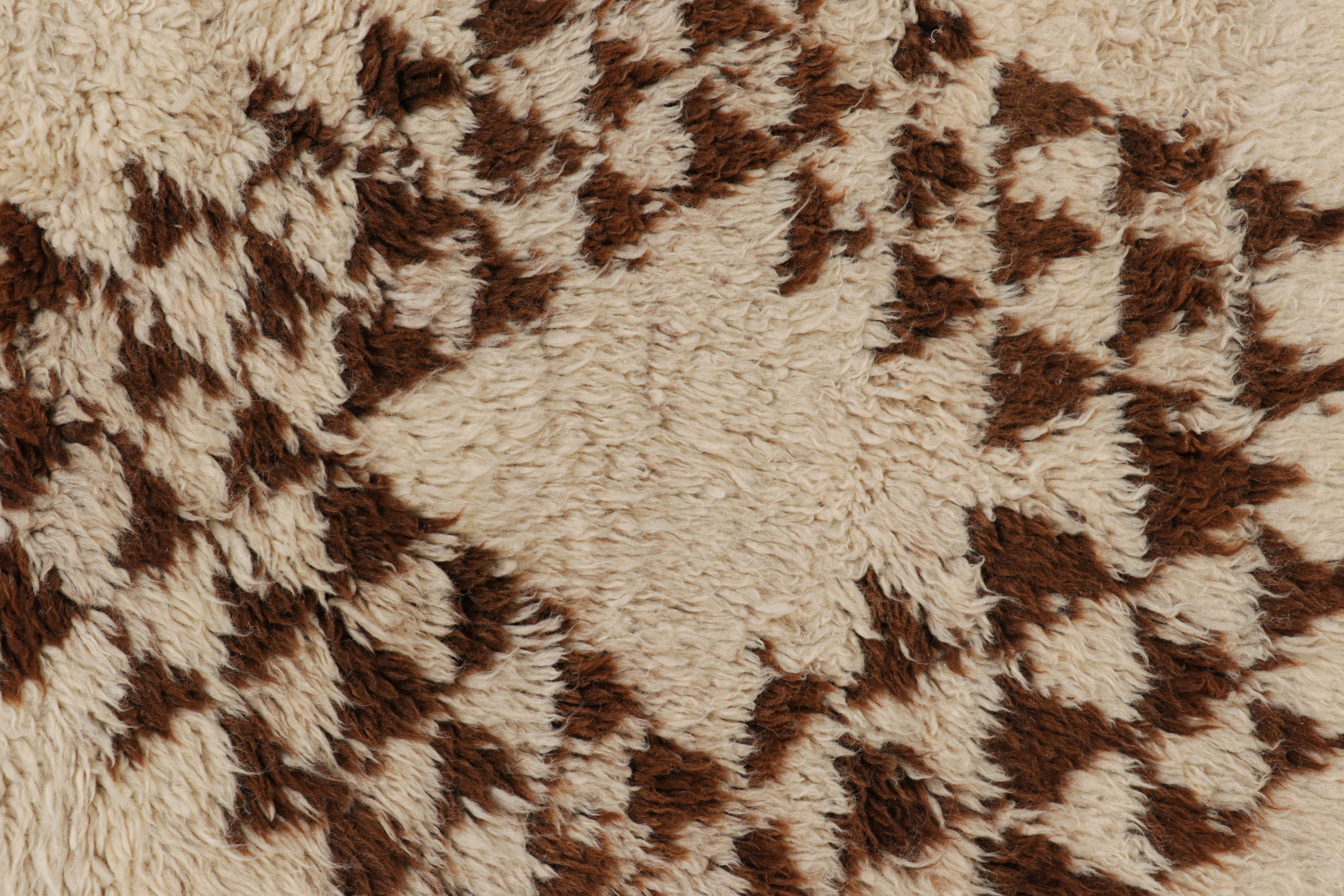 Marocchino Tappeto marocchino vintage con motivi geometrici beige-marroni, da Rug & Kilim