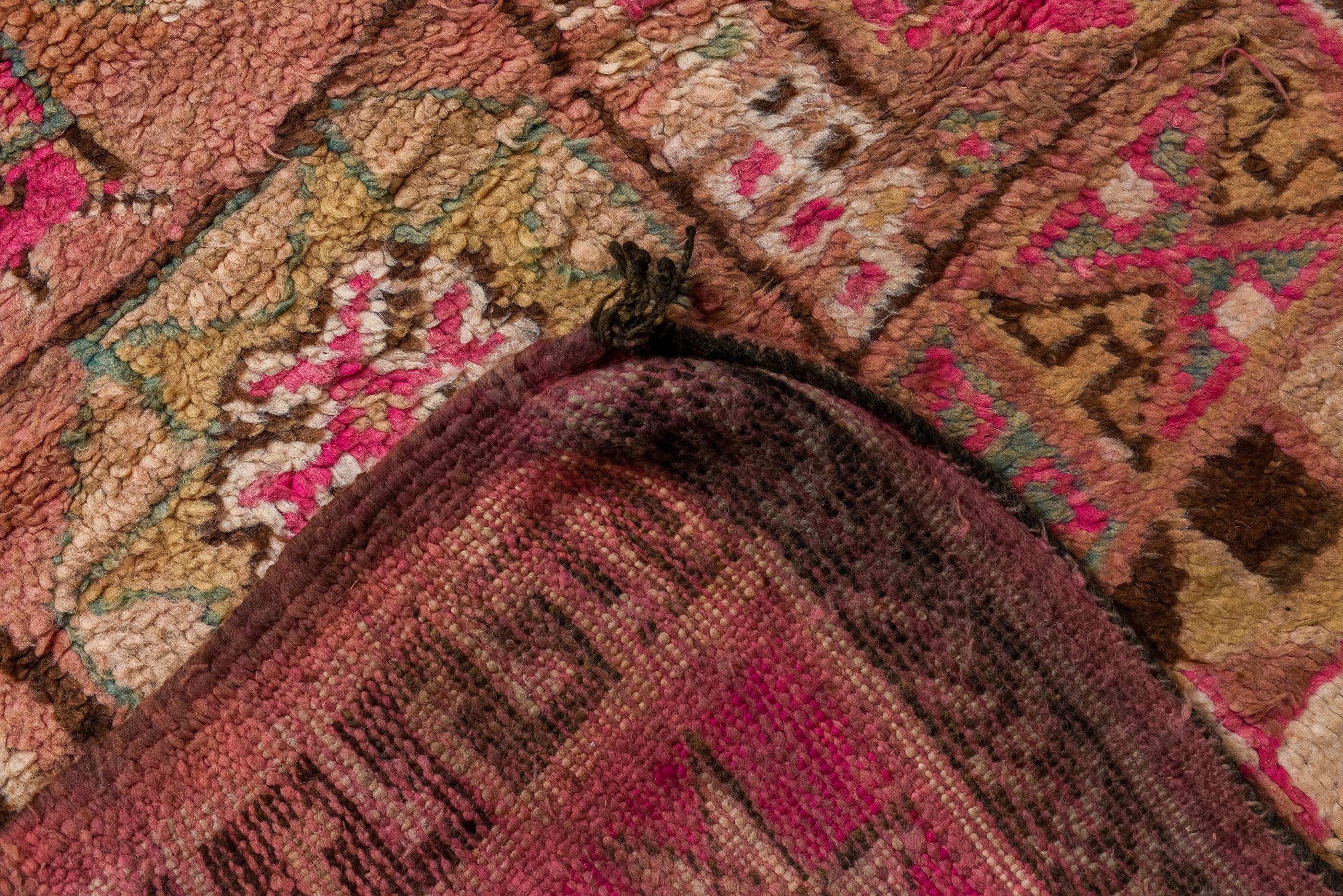 Marokkanischer Vintage-Teppich mit buntem Design (Wolle) im Angebot