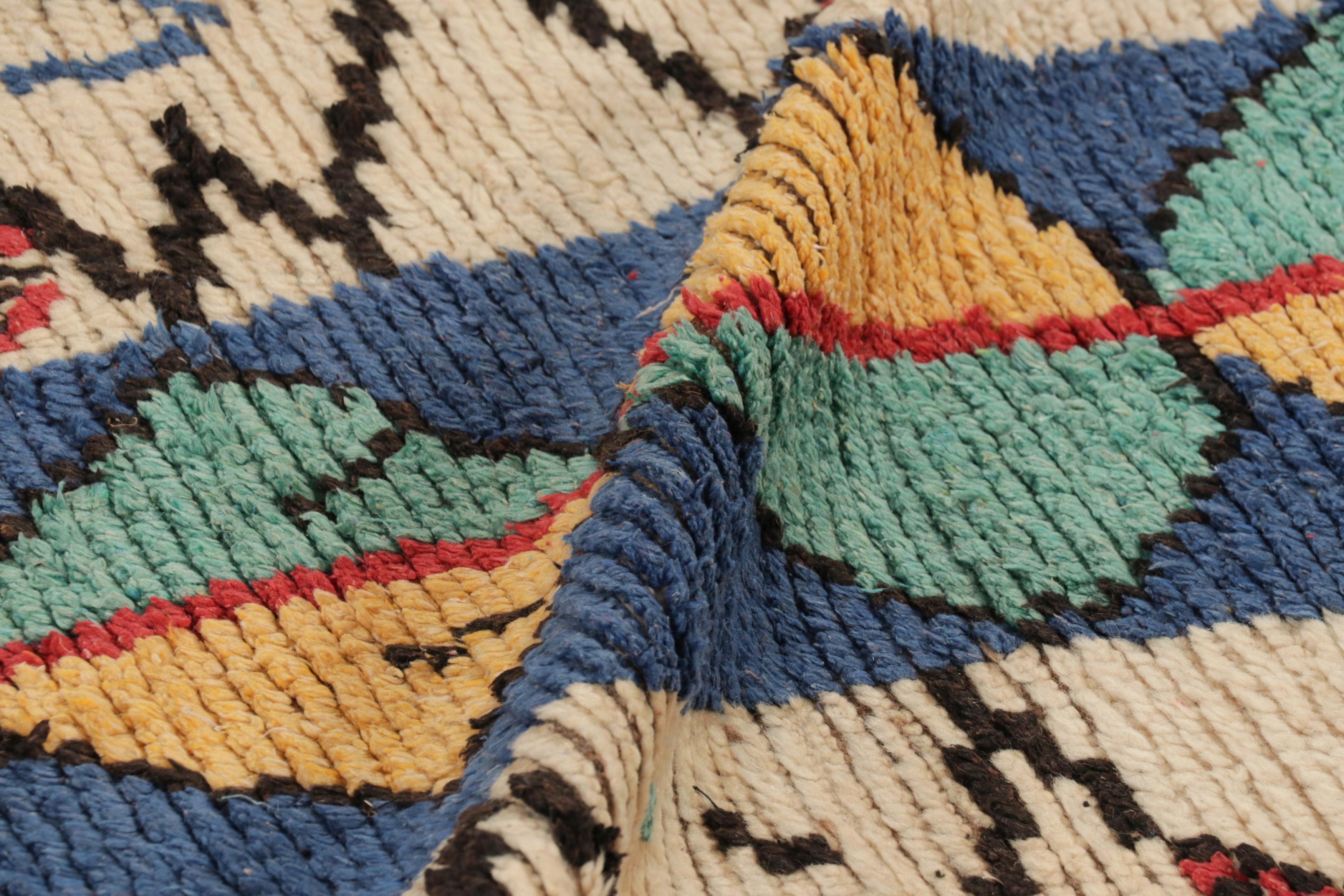 Vintage Marokkanischer Teppich mit bunten geometrischen Mustern - Rug & Kilim im Angebot 1
