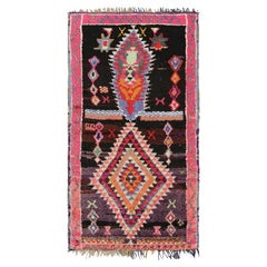 Tappeto marocchino vintage con medaglioni e motivi colorati, da Rug & Kilim