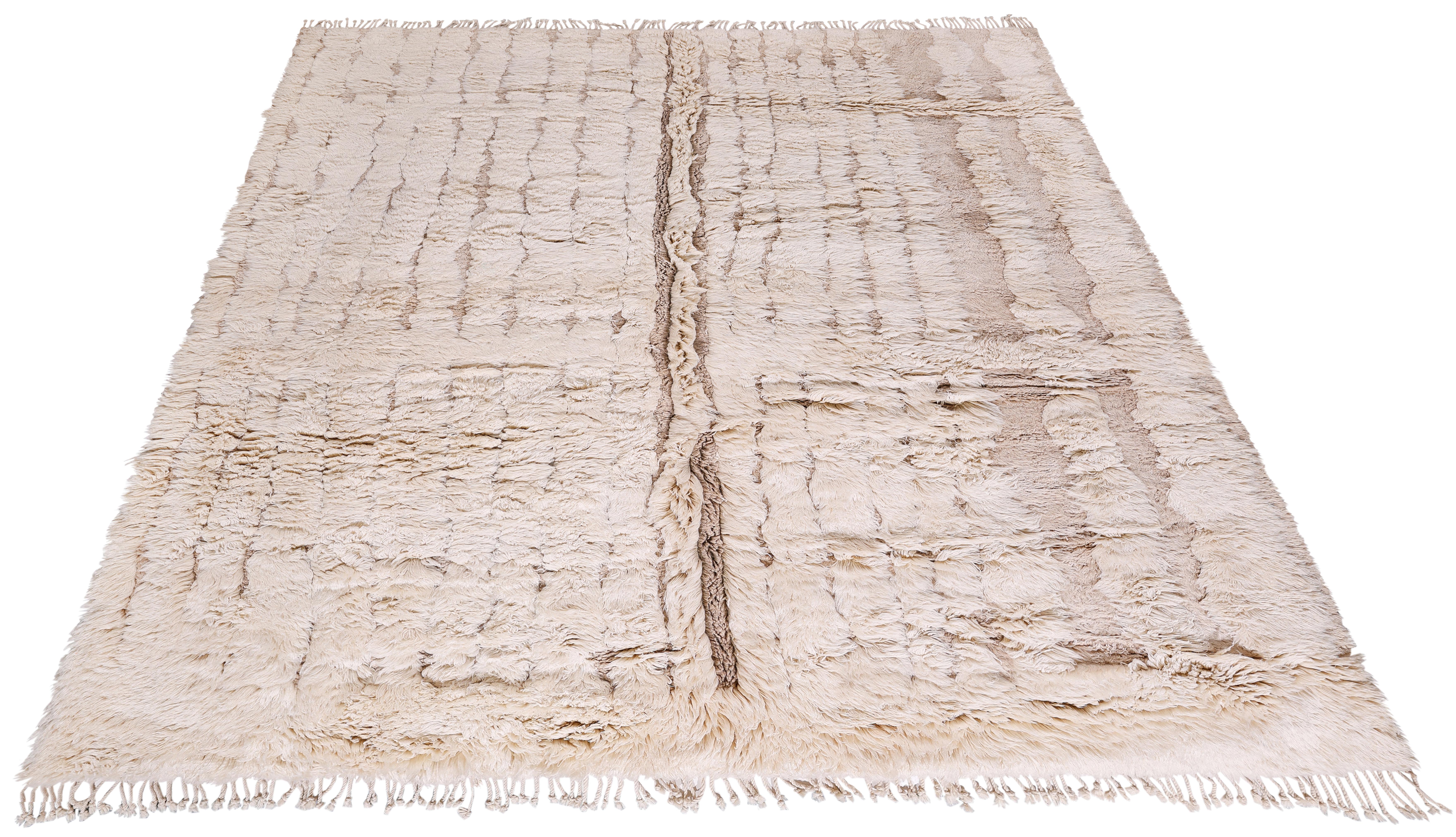 Contemporary Moroccan Rug – Handwoven Wool, Neutral Geometric Design For Sale 2