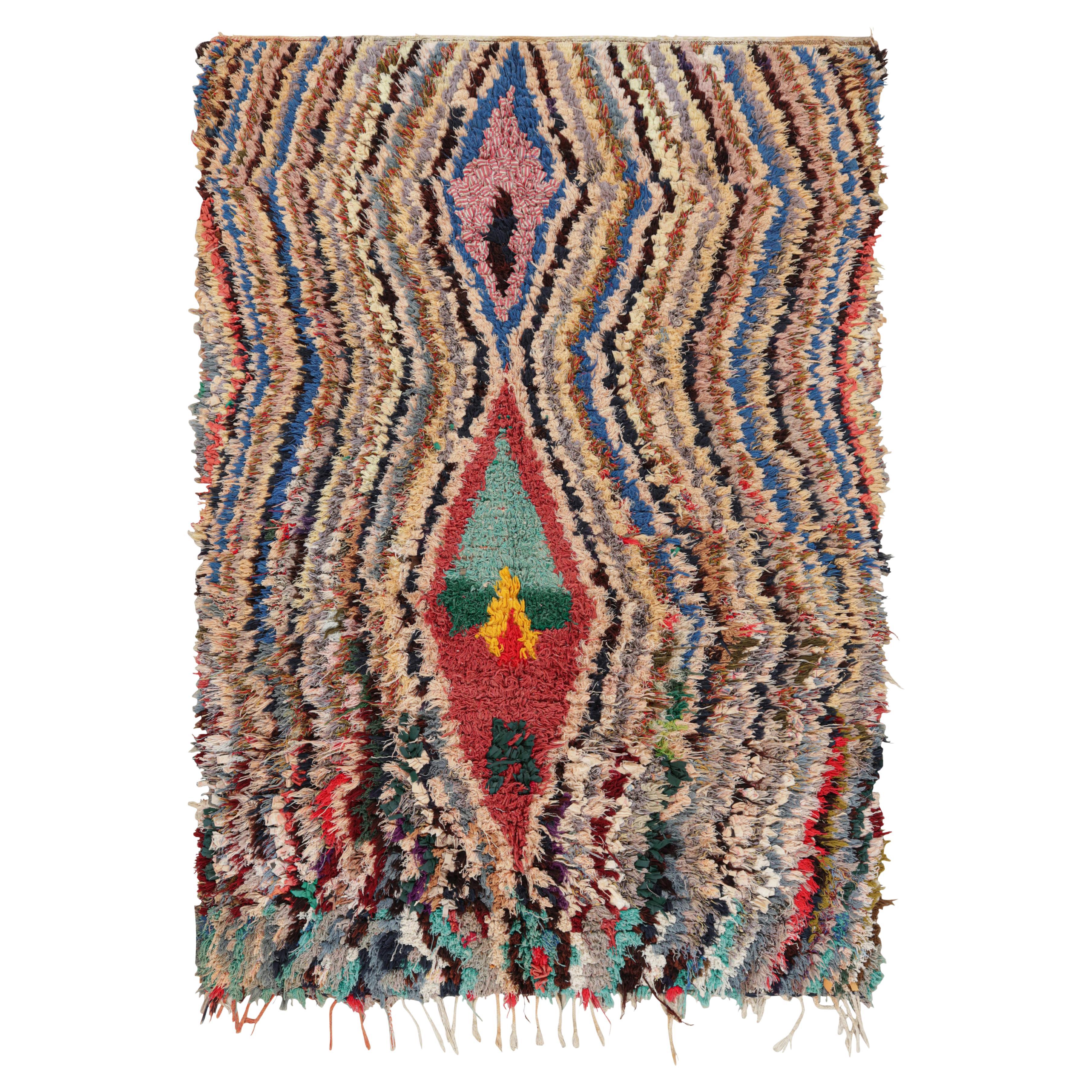 Alfombra marroquí vintage con galones y medallones policromados  Rug & Kilim