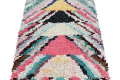 Tappeto marocchino vintage con motivi geometrici policromatici, da Rug & Kilim