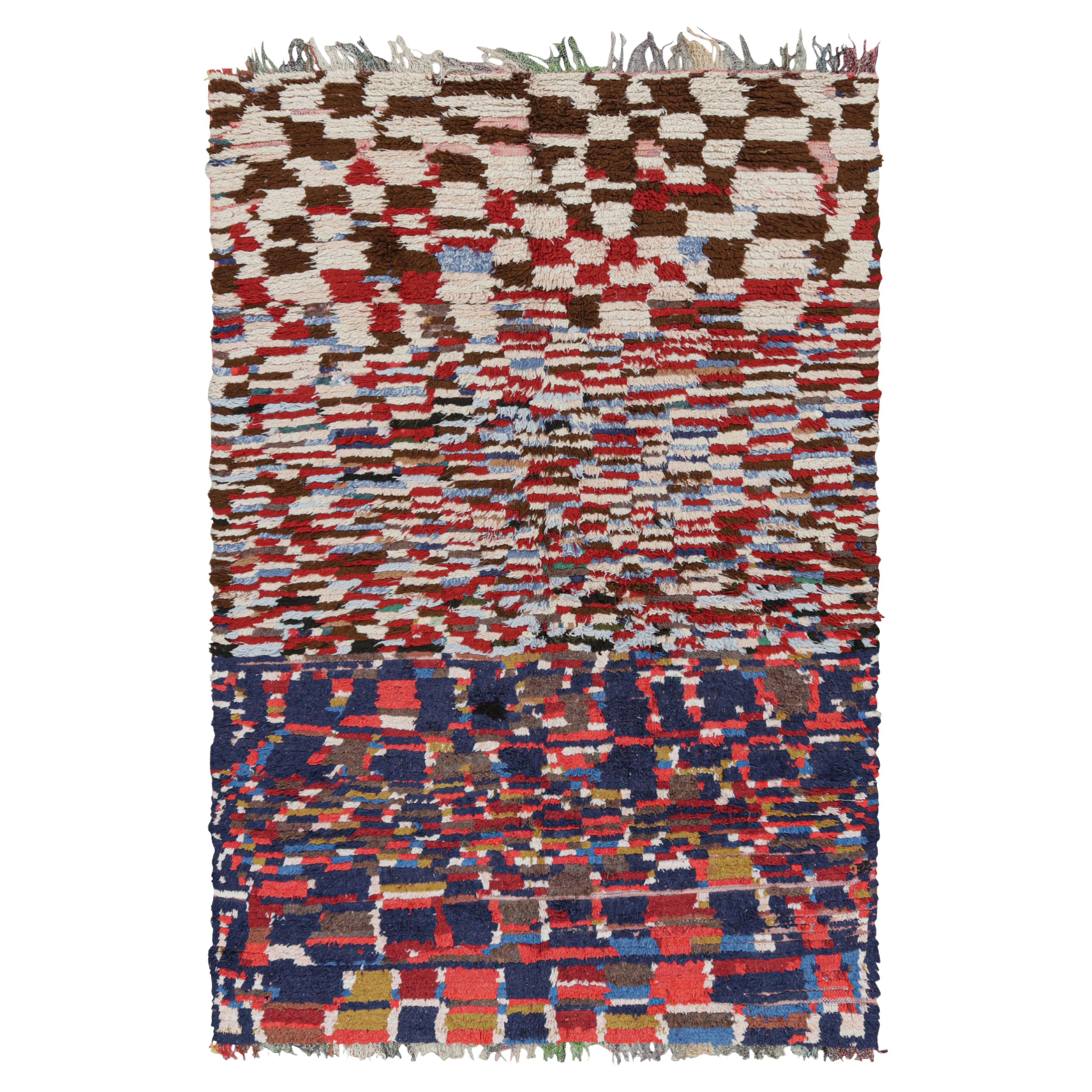 Tapis marocain vintage avec motifs géométriques polychromes, de Rug & Kilim