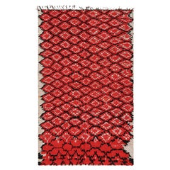 Marokkanischer Vintage-Teppich mit roten, schwarzen und weißen Diamantmustern  Rug & Kilim