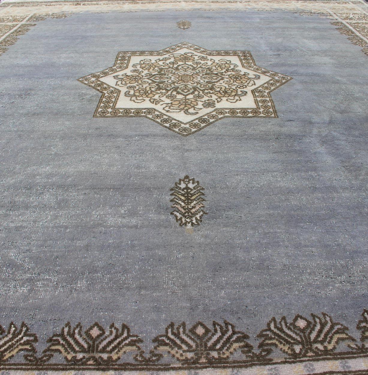 Vintage Moroccan Rug with Star Medallion For Sale 2