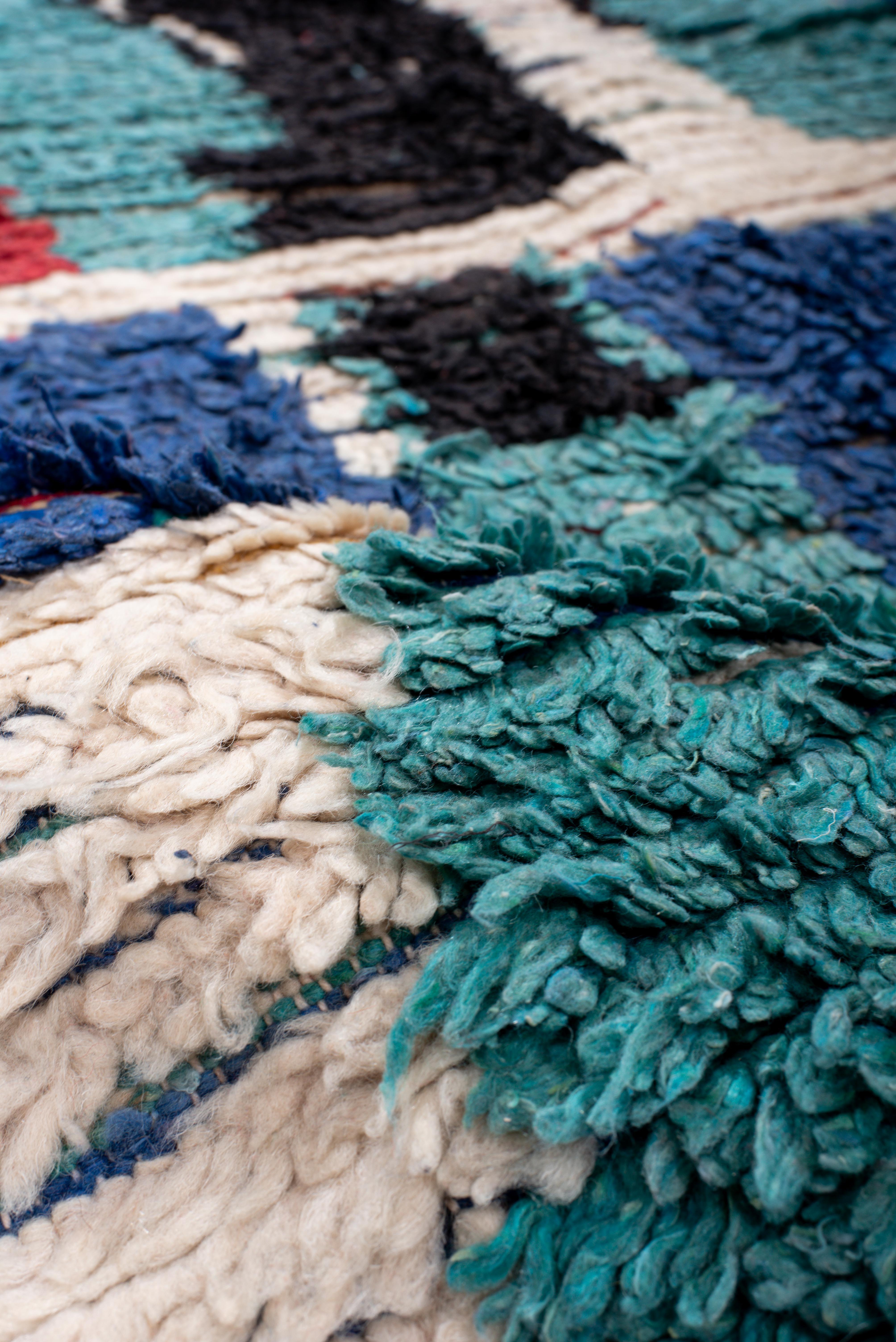 Alfombra marroquí vintage con motivo tribal de rombos y bloques en Bueno estado para la venta en New York, NY