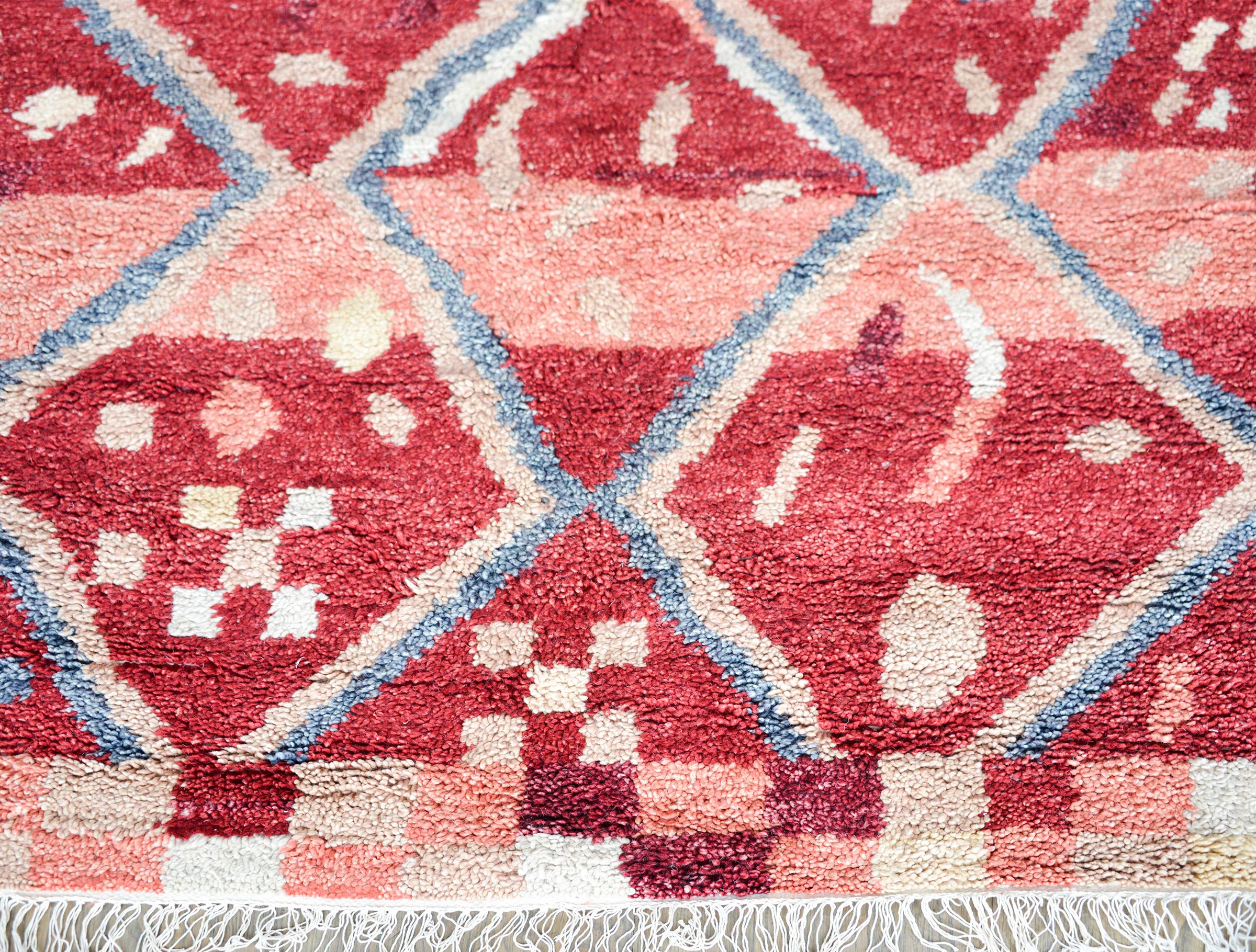 Moroccan Rug In Good Condition For Sale In Chicago, IL