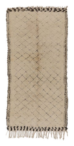 Tapis de course marocain vintage à motifs géométriques en beige et anthracite - Rug & Kilim