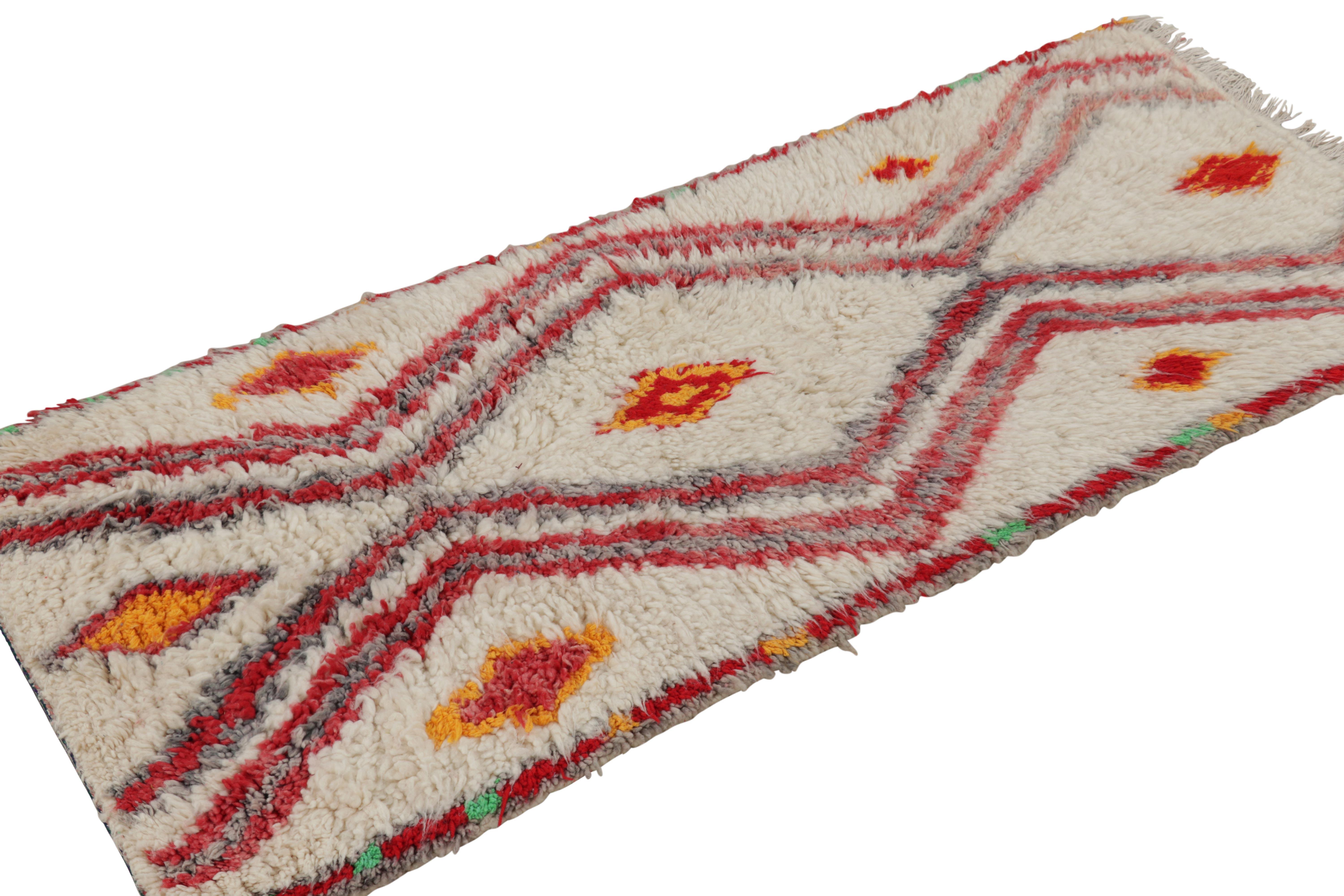 Vintage Moroccan Runner in White with Red Geometric Patterns, from Rug & Kilim In Good Condition For Sale In Long Island City, NY