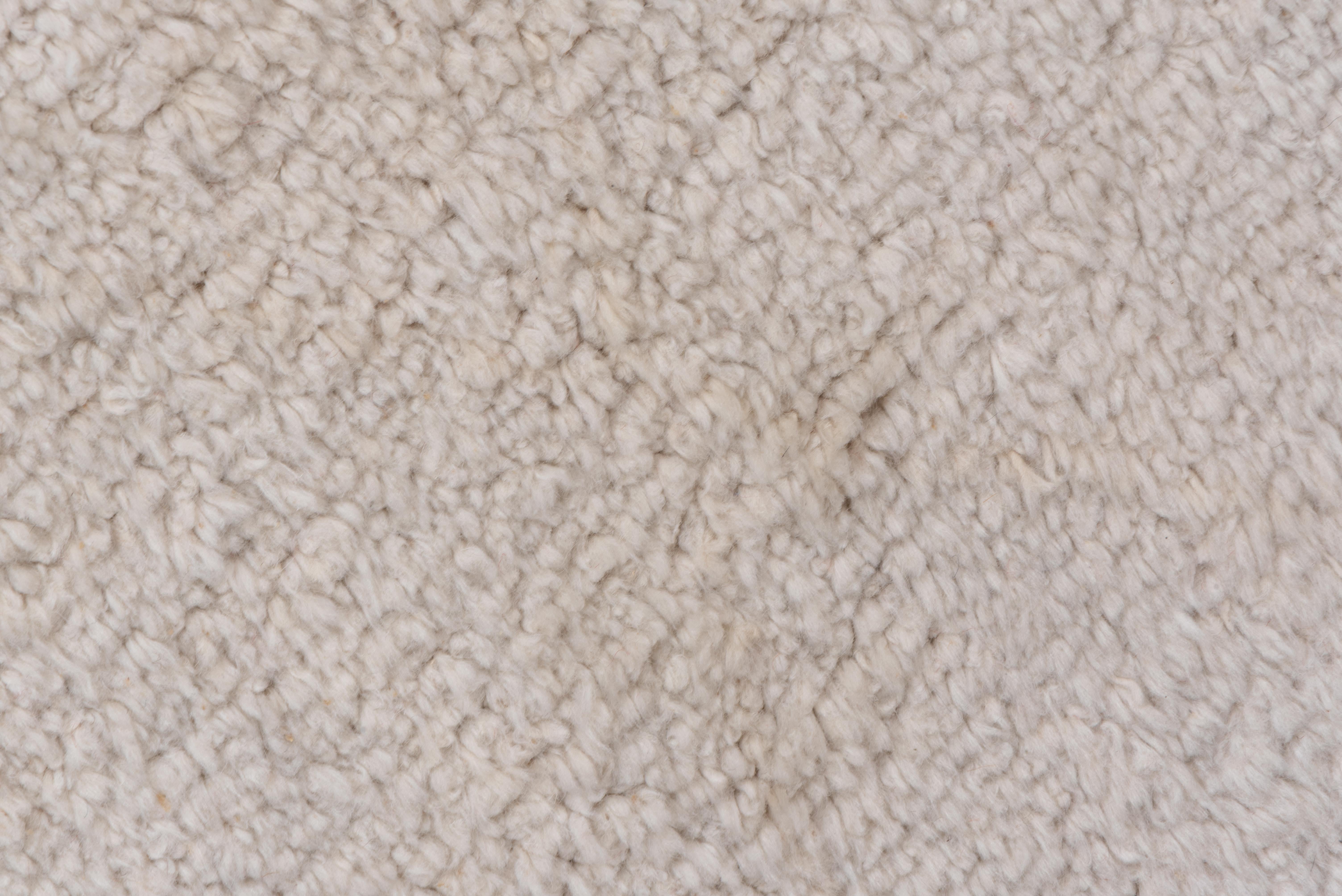 Alfombra Marroquí Vintage Lana Marfil con Textura Tonal Sutil siglo XX en venta