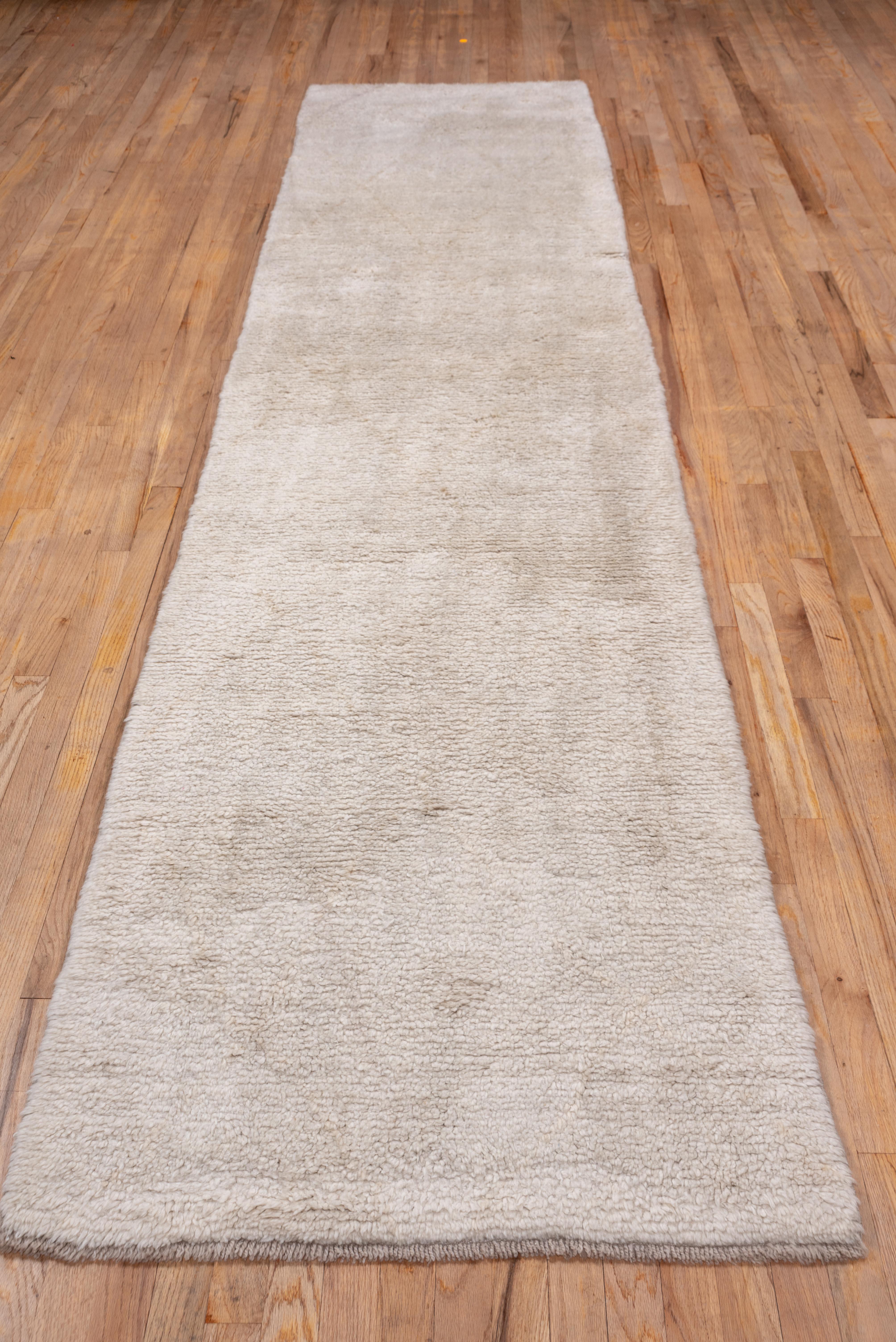 Alfombra Marroquí Vintage Lana Marfil con Textura Tonal Sutil en venta 1