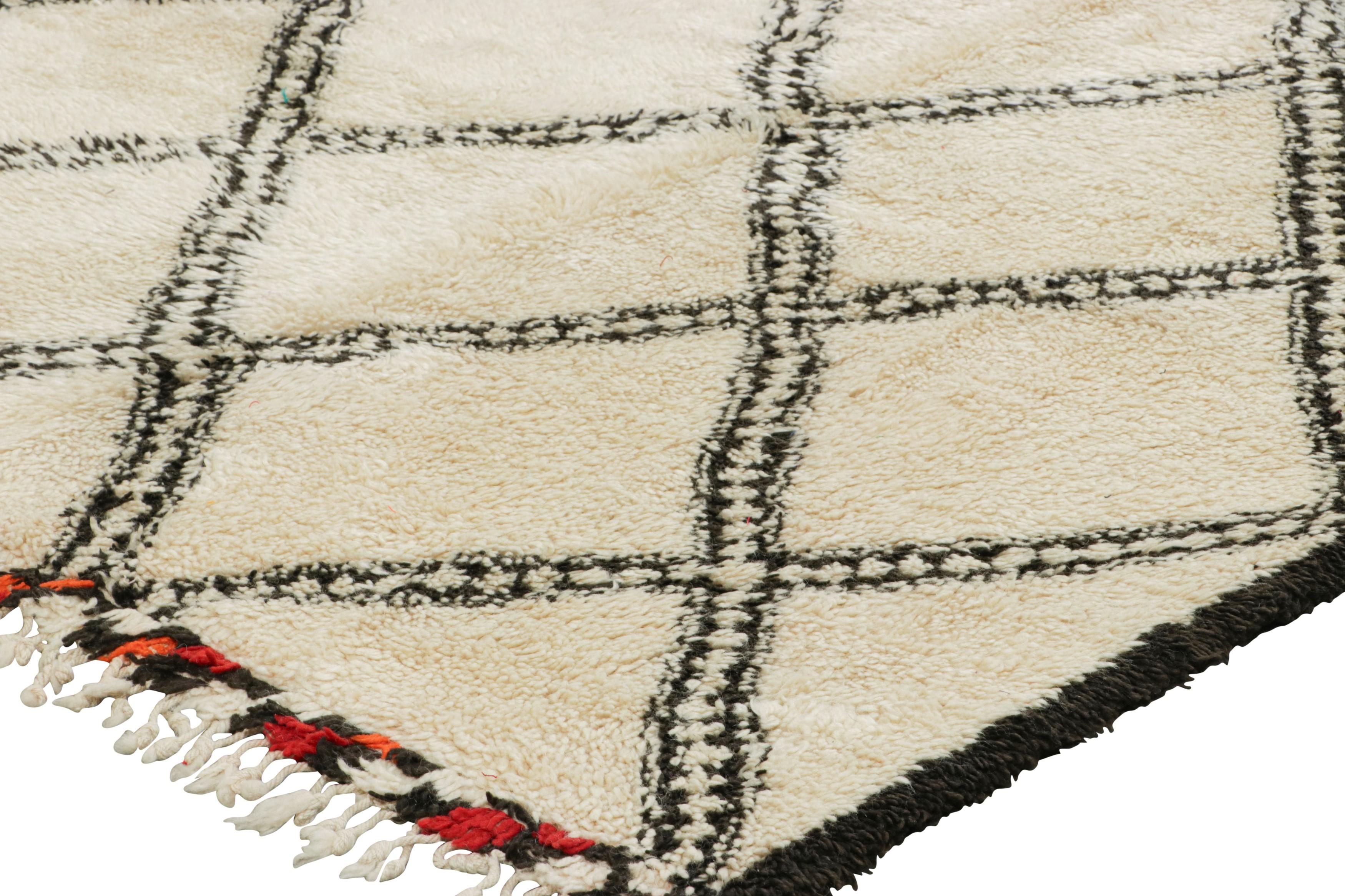 Vintage Marokkanischer Läufer, Creme & Schwarz mit Rautenmustern - Rug & Kilim (Wolle) im Angebot