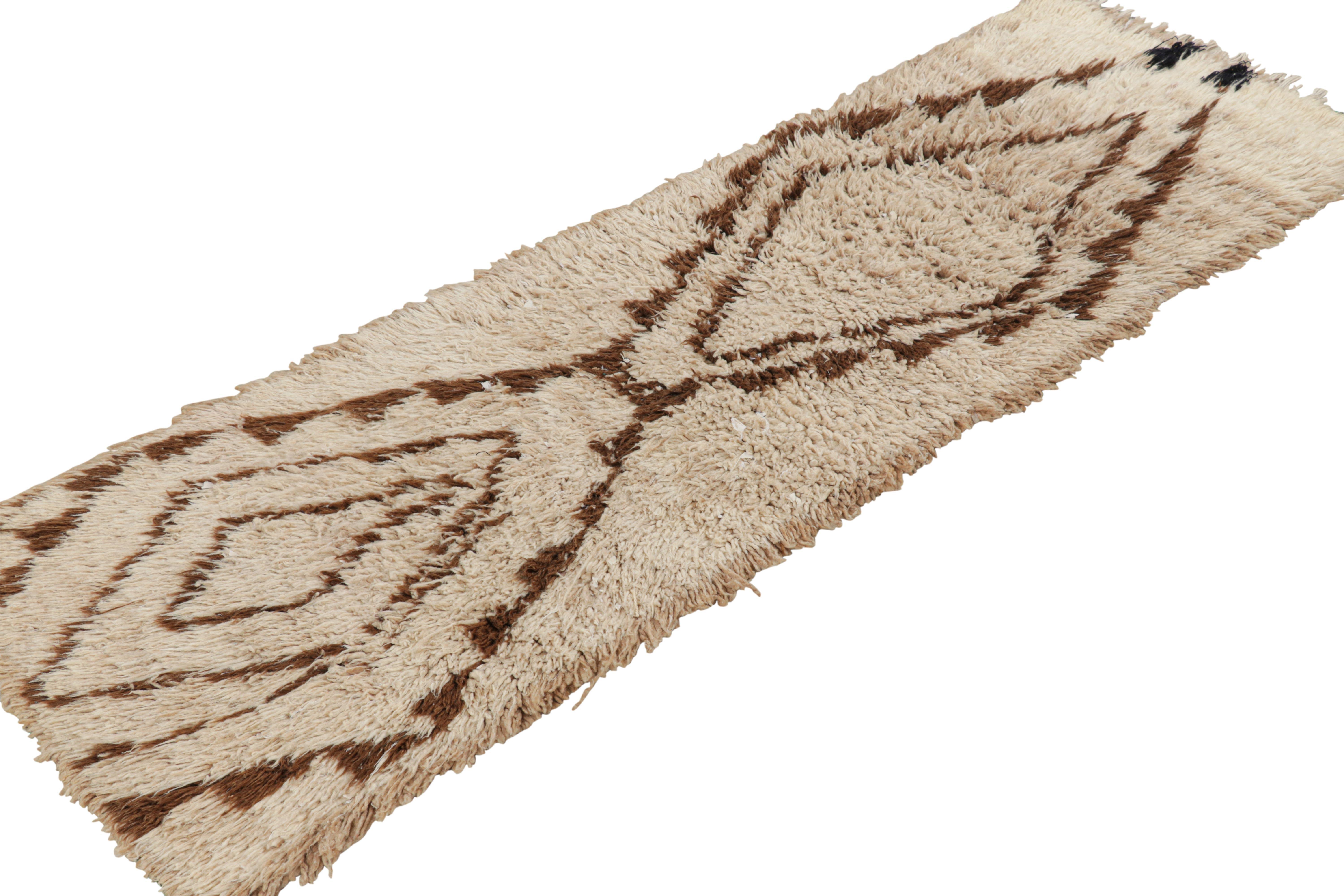 Vintage Moroccan Runner Rug in Beige-Brown with Diamond Medallions  Rug & Kilim In Good Condition For Sale In Long Island City, NY