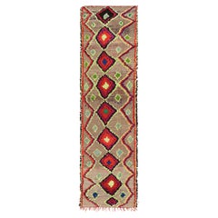 Tapis de couloir marocain vintage beige avec médaillons en diamant  Rug & Kilim