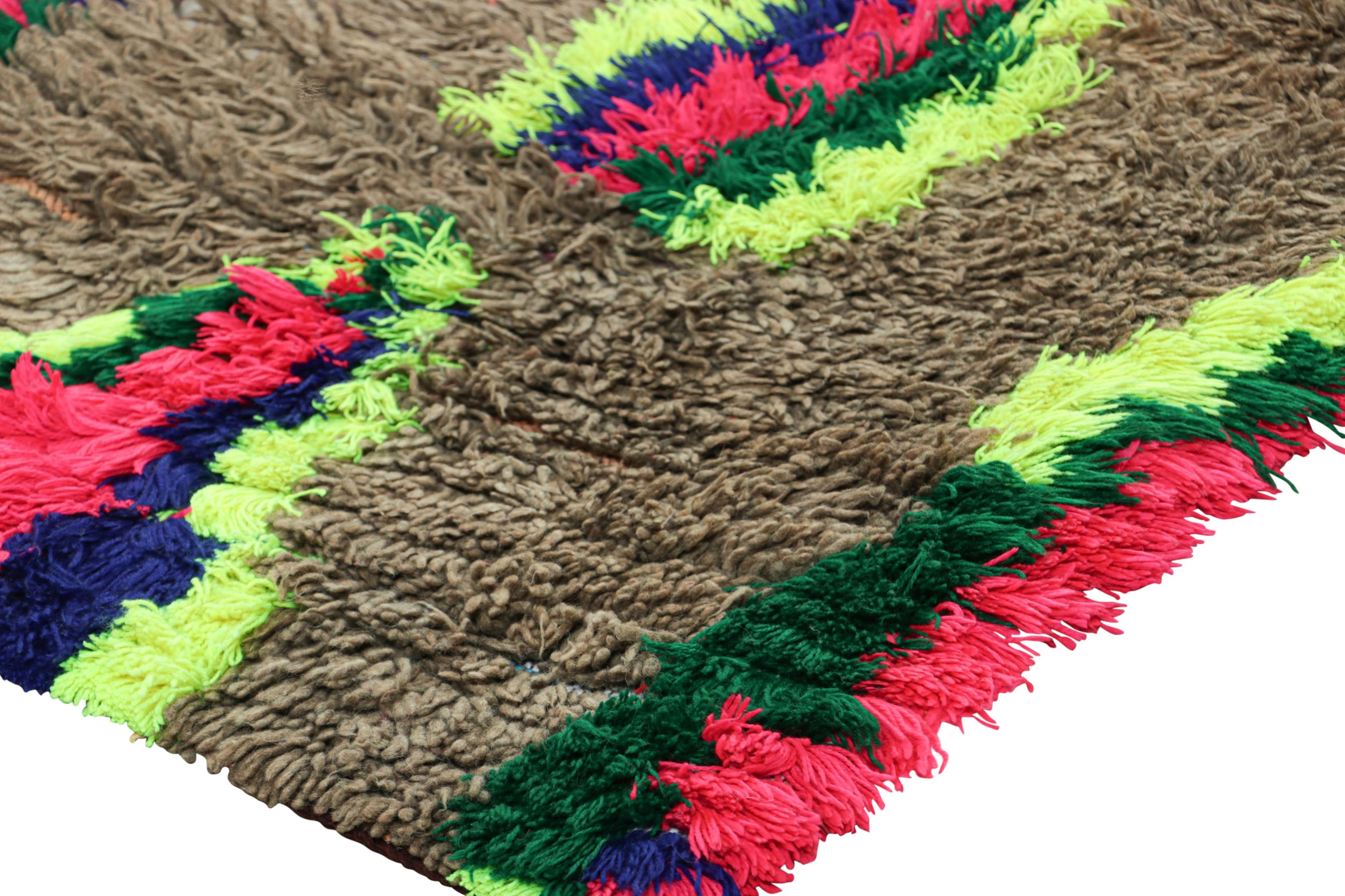Marokkanischer Vintage-Läufer in Braun-, Gelb- und Rosatönen - Rug & Kilim (Wolle) im Angebot