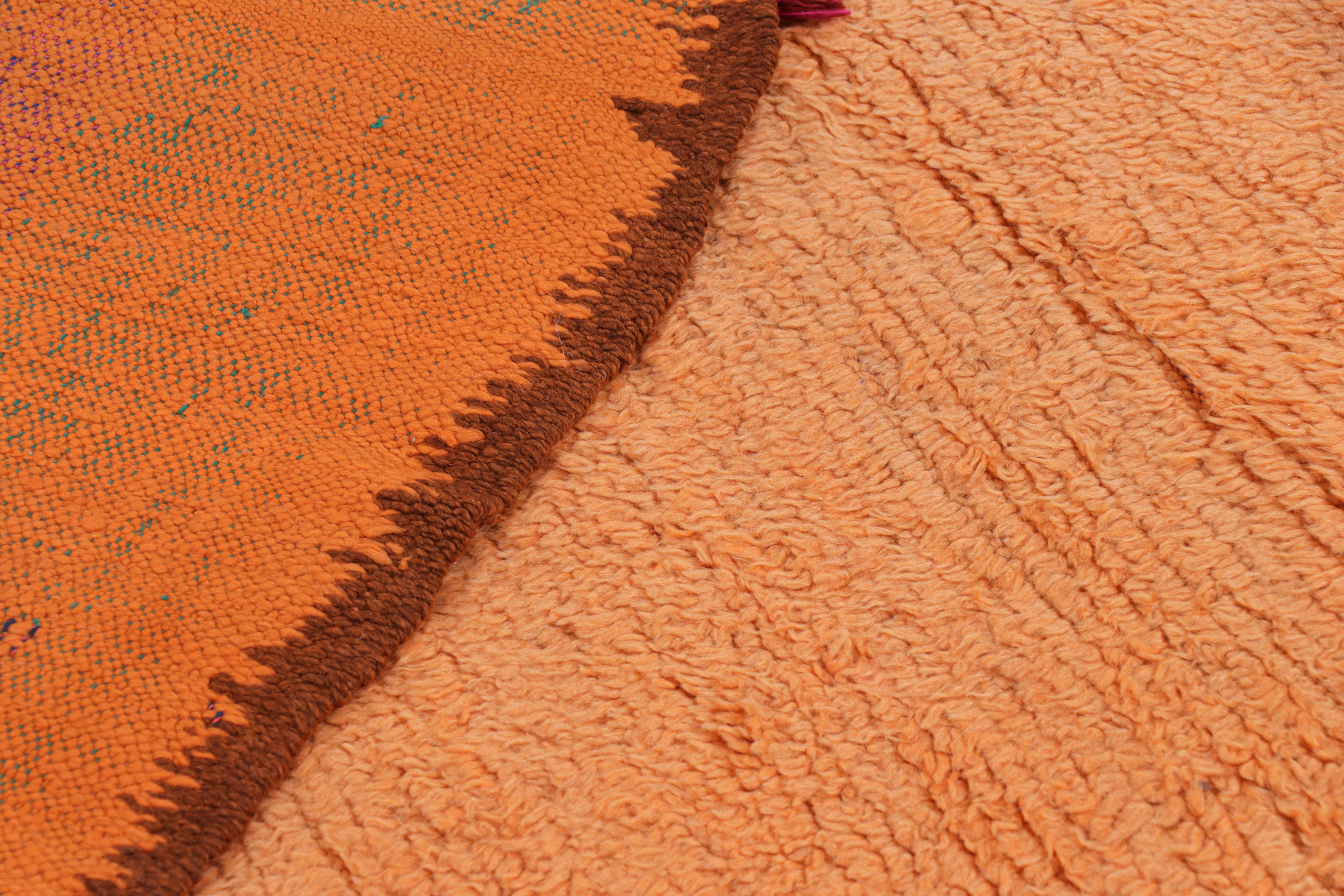 Lana Tappeto marocchino vintage in arancione con motivi a diamante, da Rug & Kilim in vendita