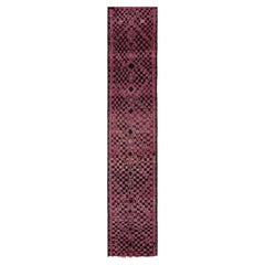 Marokkanischer Vintage-Läufer in Rosa mit schwarzen Diamantmuster  Rug & Kilim