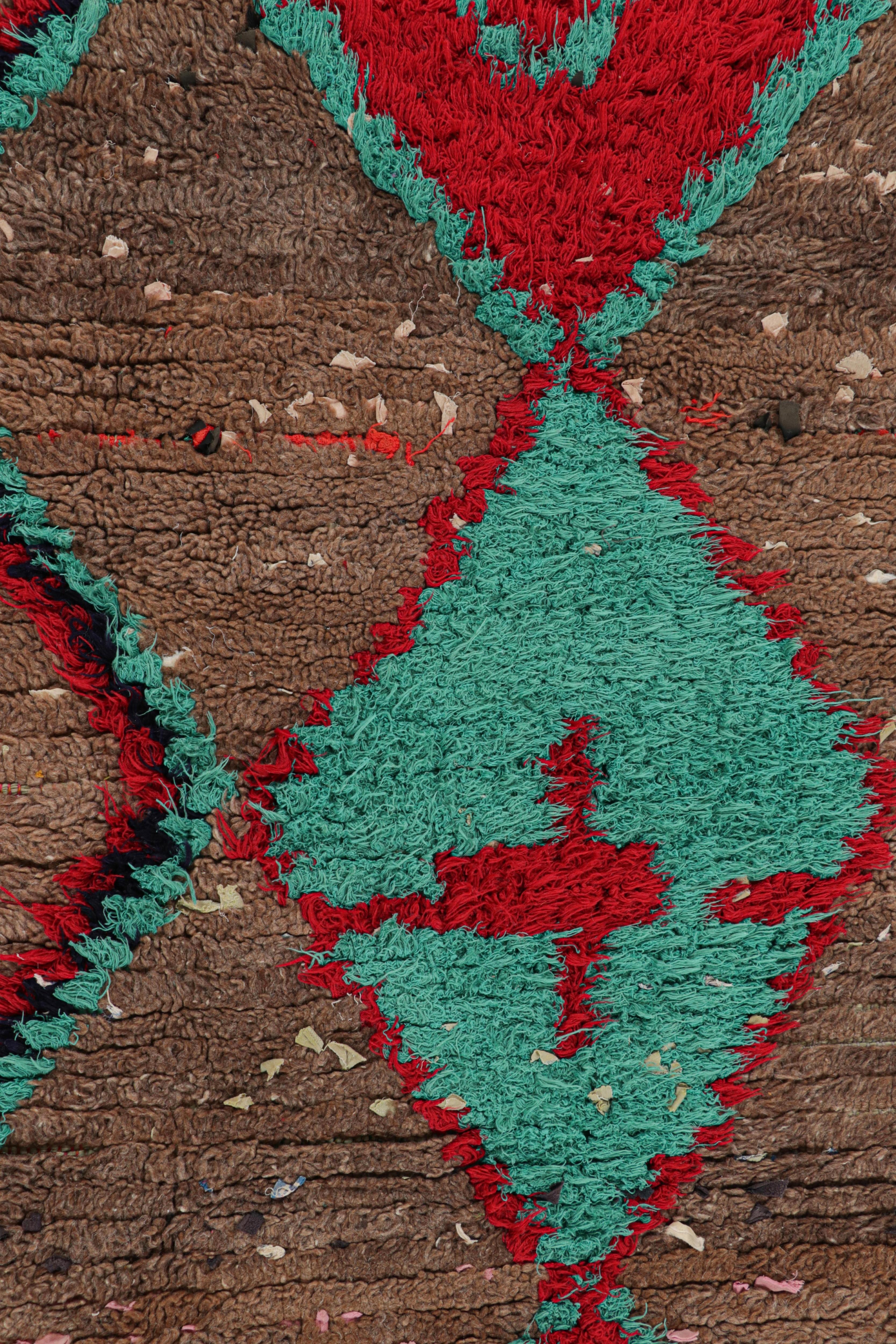 Marokkanischer Vintage-Läufer in Rot mit beige und blauen Diamanten  Rug & Kilim (Wolle) im Angebot