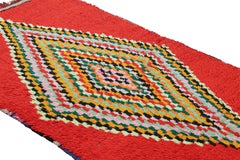 Tappeto runner marocchino vintage in rosso con medaglioni a diamante  Rug & Kilim