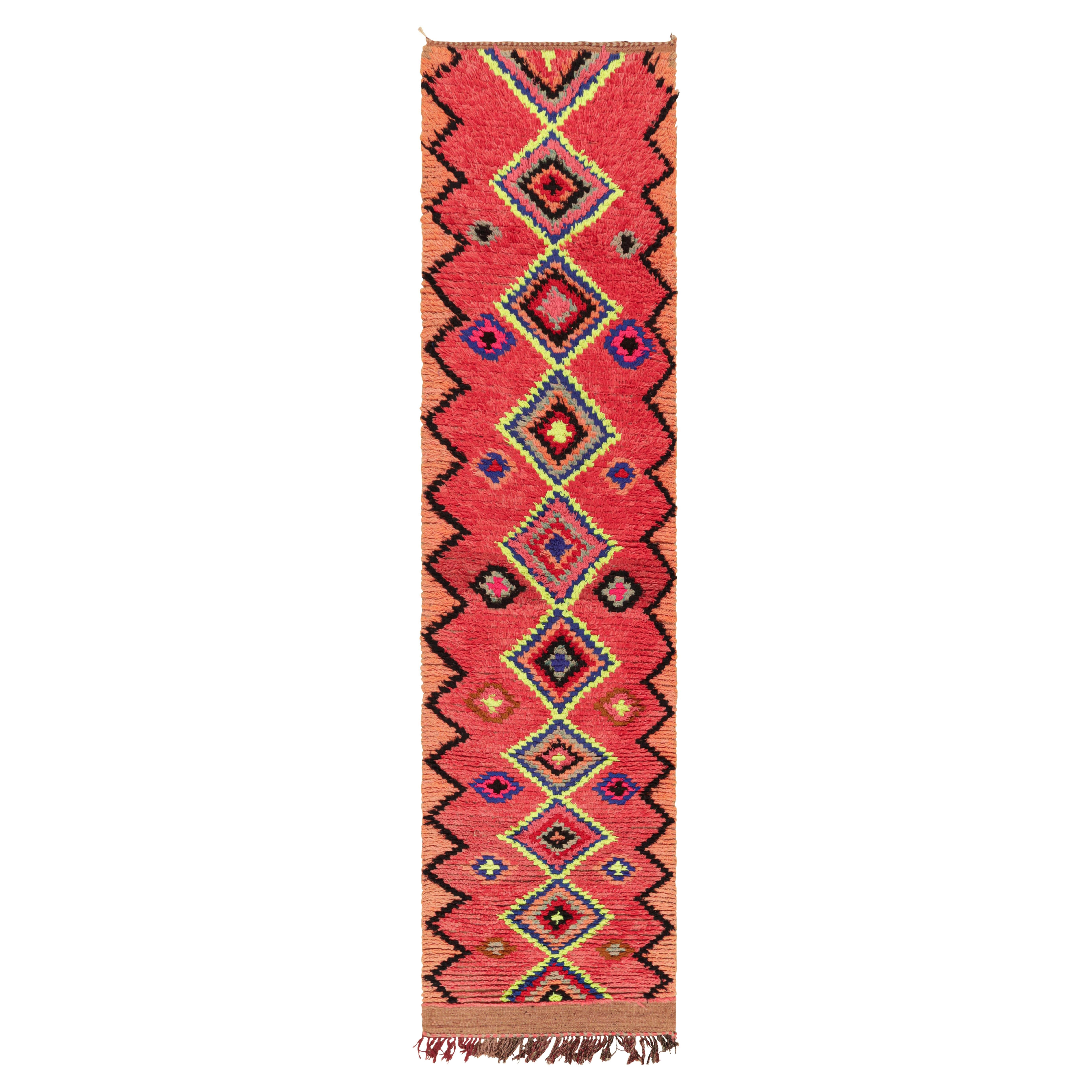 Tappeto marocchino vintage in rosso con motivi a diamante, da Rug & Kilim