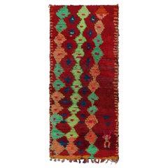 Marokkanischer Vintage-Läufer in Rot mit geometrischen Mustern, von Rug & Kilim