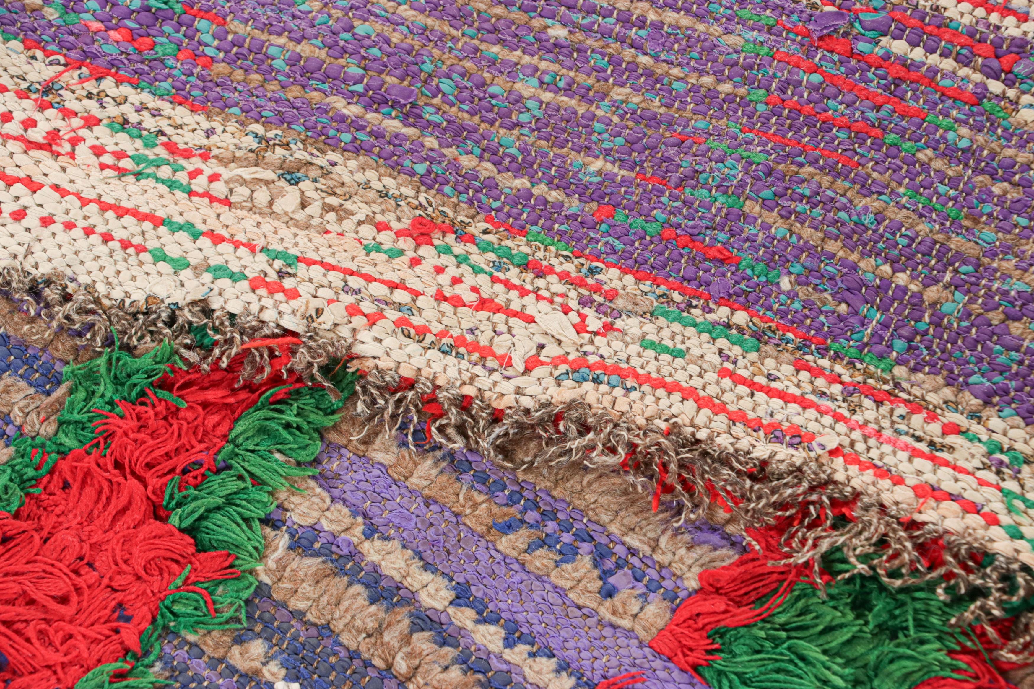 Wool Vintage Moroccan Runner Rug, Red & Green with Geometric Patterns - Rug & Kilim For Sale