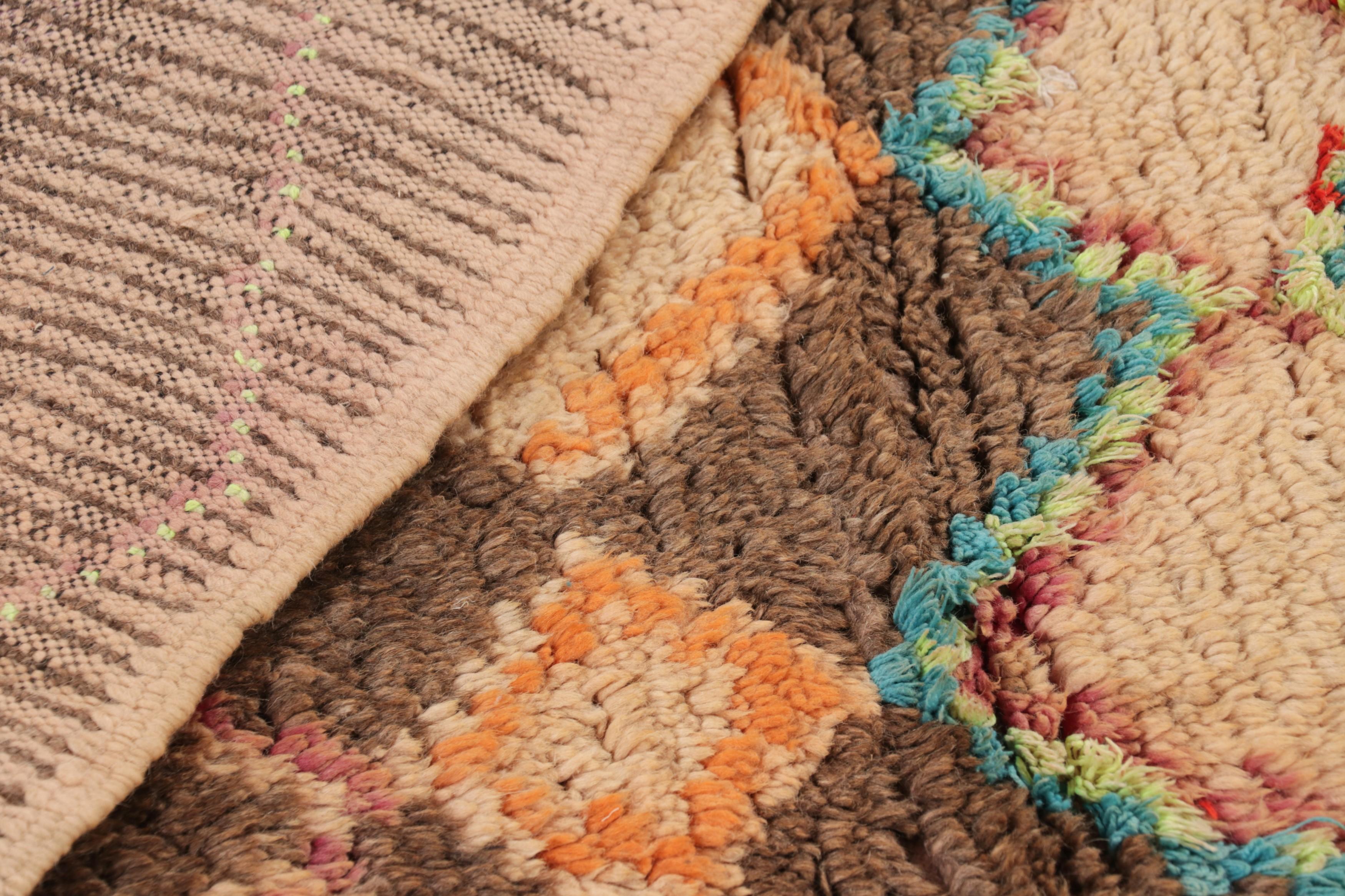 Vintage Marokkanischer Läufer mit bunten Diamant-Medaillons - Rug & Kilim im Angebot 1