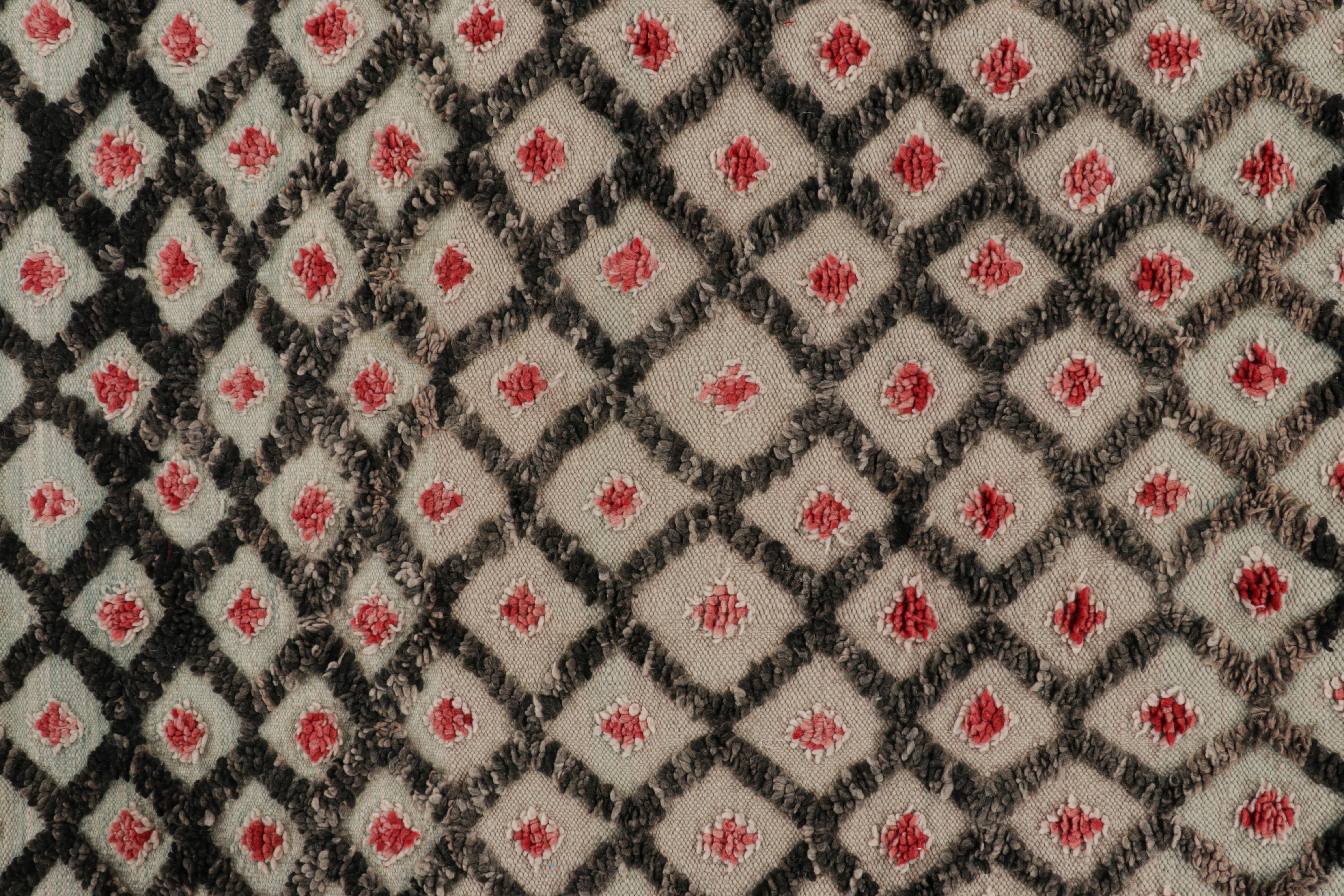 Marokkanischer Vintage-Läufer mit Rautenmustern, von Rug & Kilim (Handgeknüpft) im Angebot
