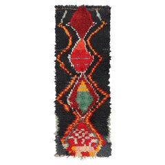 Marokkanischer Vintage-Läufer mit roten Lozenge-Medaillons, von Rug & Kilim, Vintage
