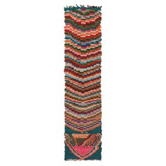 Alfombra marroquí vintage con motivos policromáticos Chevron, de Rug & Kilim