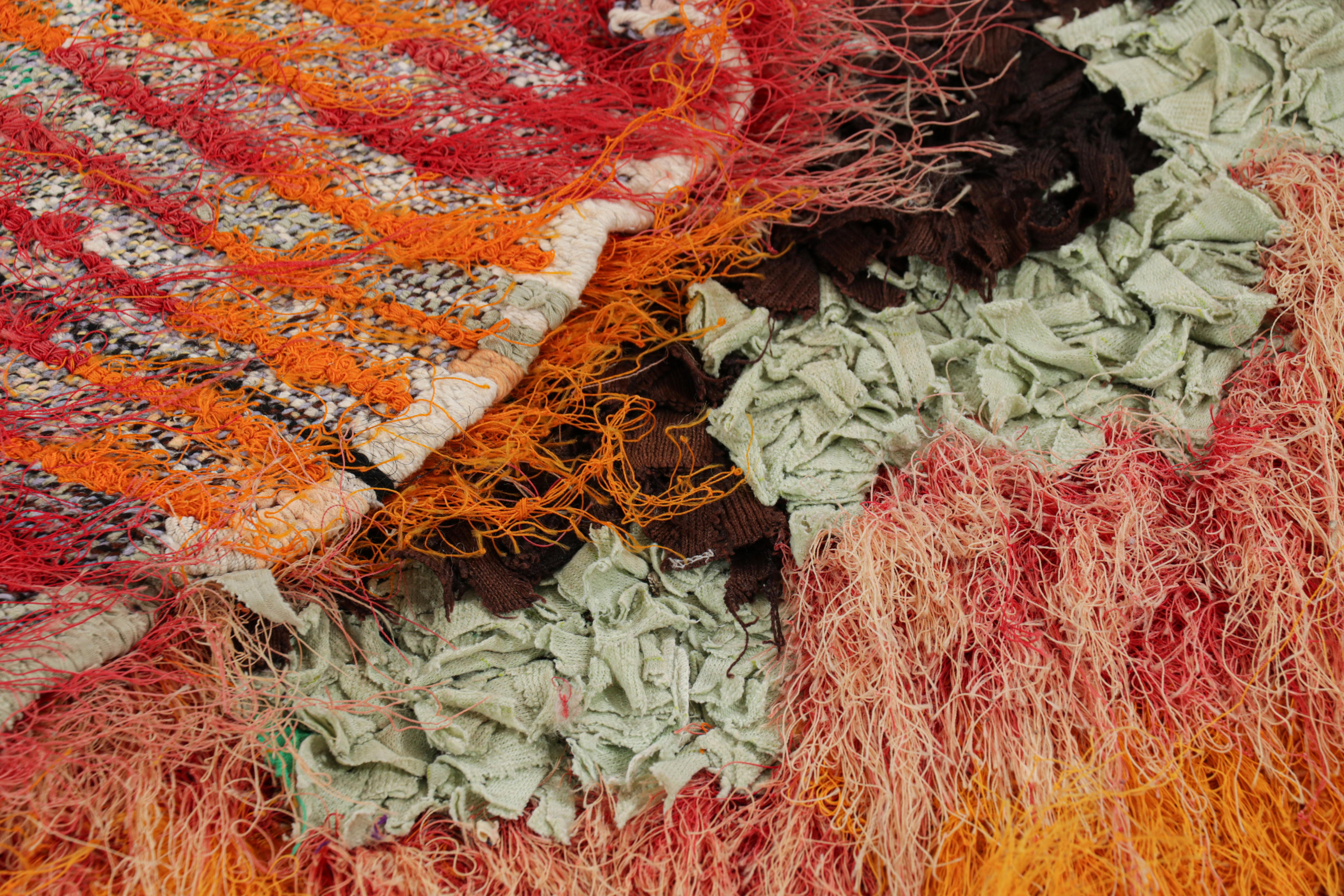 Lana Runner marocchino vintage con medaglioni a diamante policromi, da Rug & Kilim in vendita