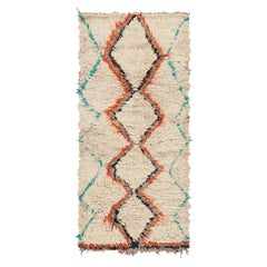 Runner marocchino vintage con medaglioni a diamante policromi, da Rug & Kilim