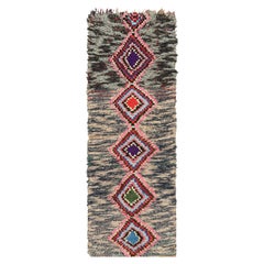 Alfombra marroquí vintage con medallones de diamantes policromados, de Rug & Kilim