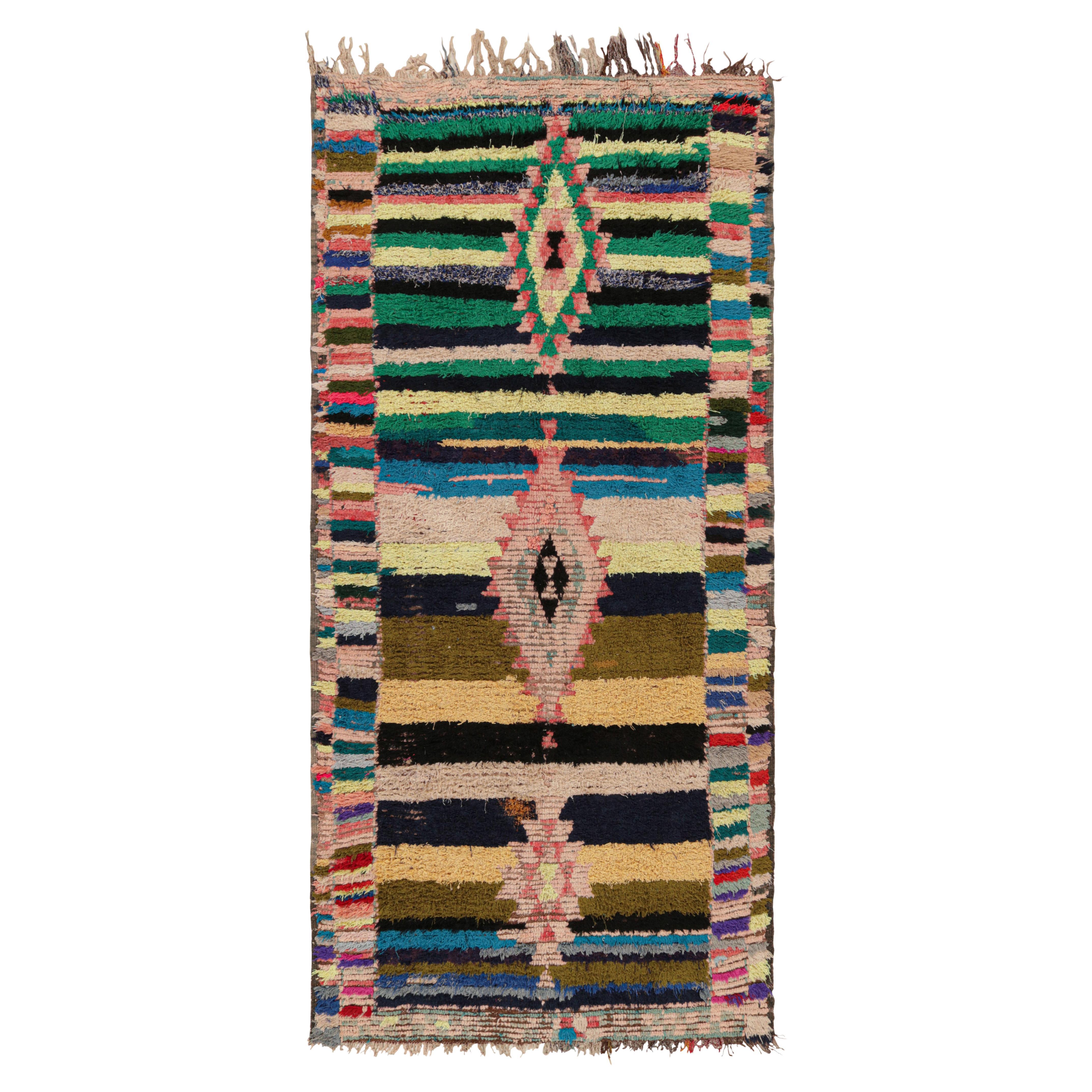 Runner marocchino vintage con medaglioni a diamante policromi, da Rug & Kilim