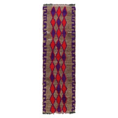 Marokkanischer Vintage-Läufer mit polychromen Rautenmustern, von Rug & Kilim