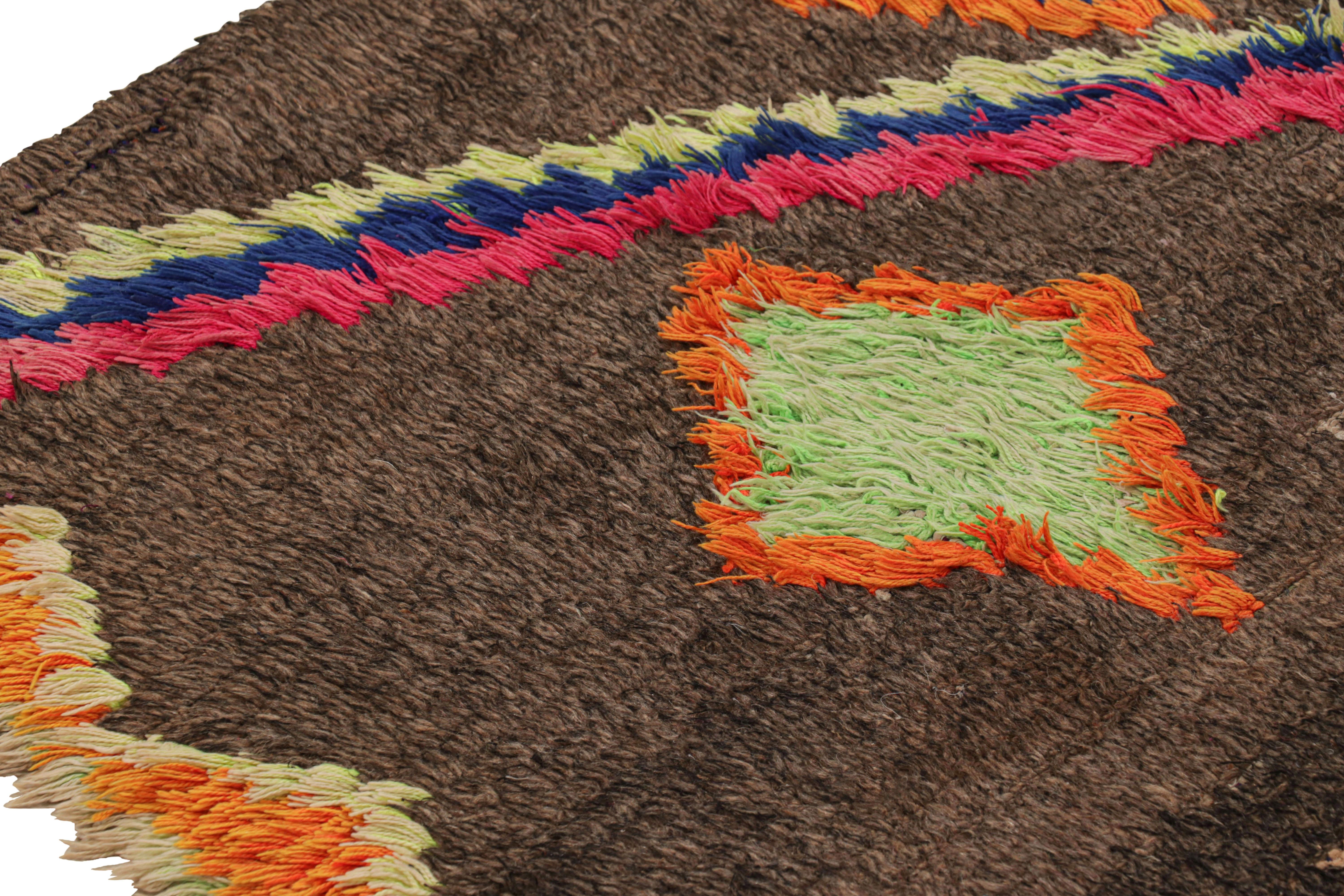 Alfombra marroquí vintage con motivos geométricos policromados, de Rug & Kilim Marroquí en venta