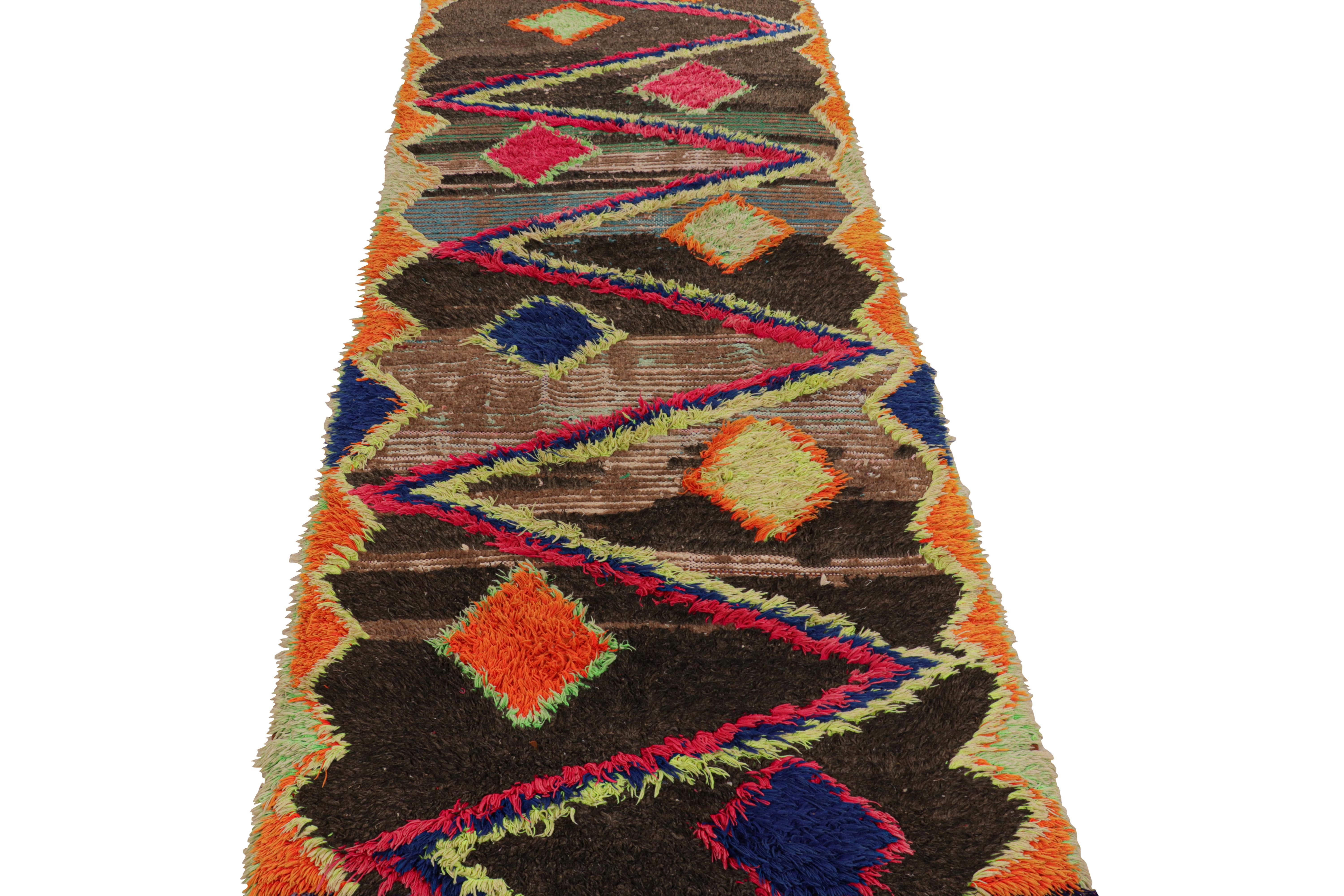 Alfombra marroquí vintage con motivos geométricos policromados, de Rug & Kilim Anudado a mano en venta