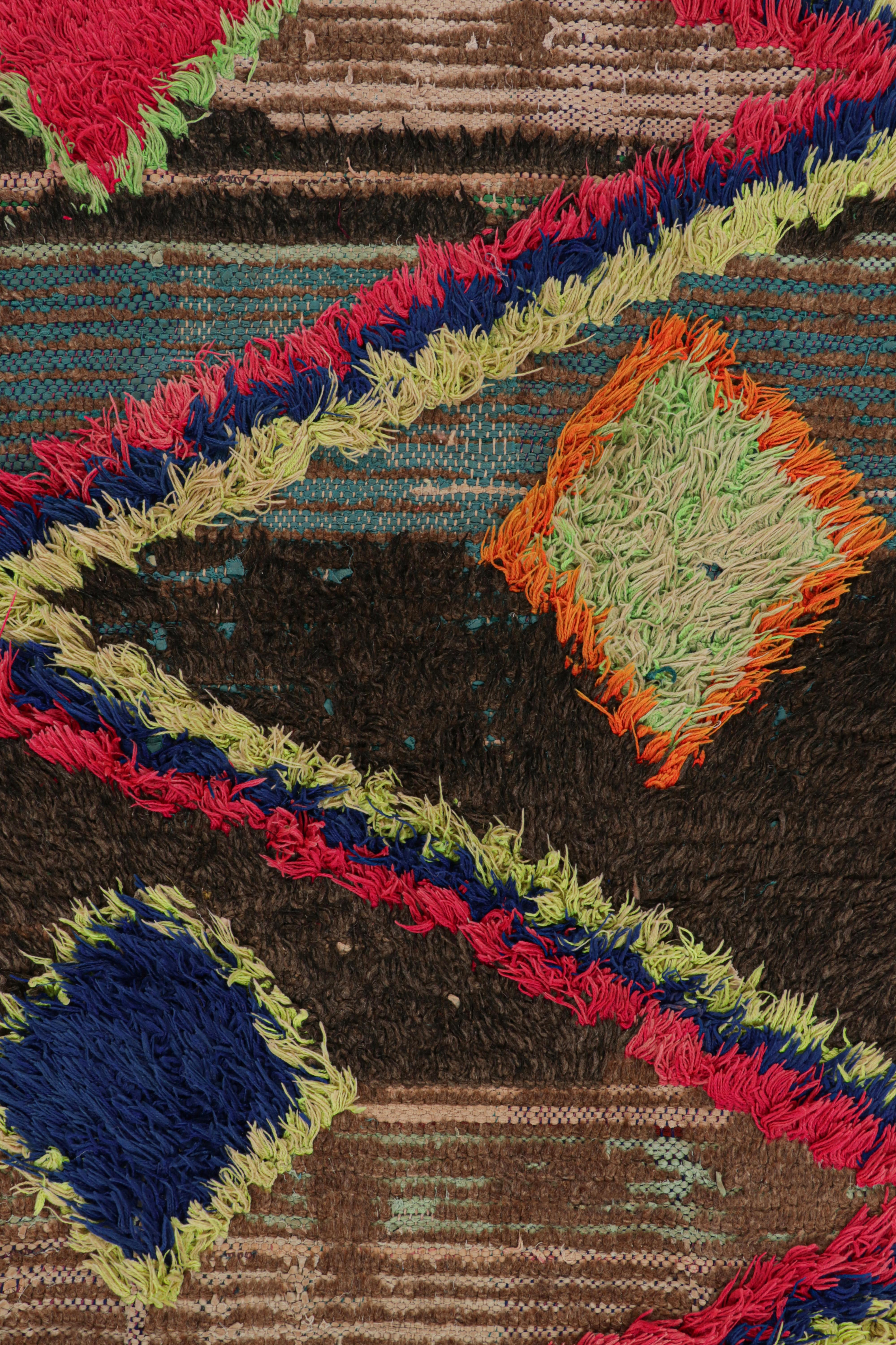 Alfombra marroquí vintage con motivos geométricos policromados, de Rug & Kilim mediados del siglo XX en venta