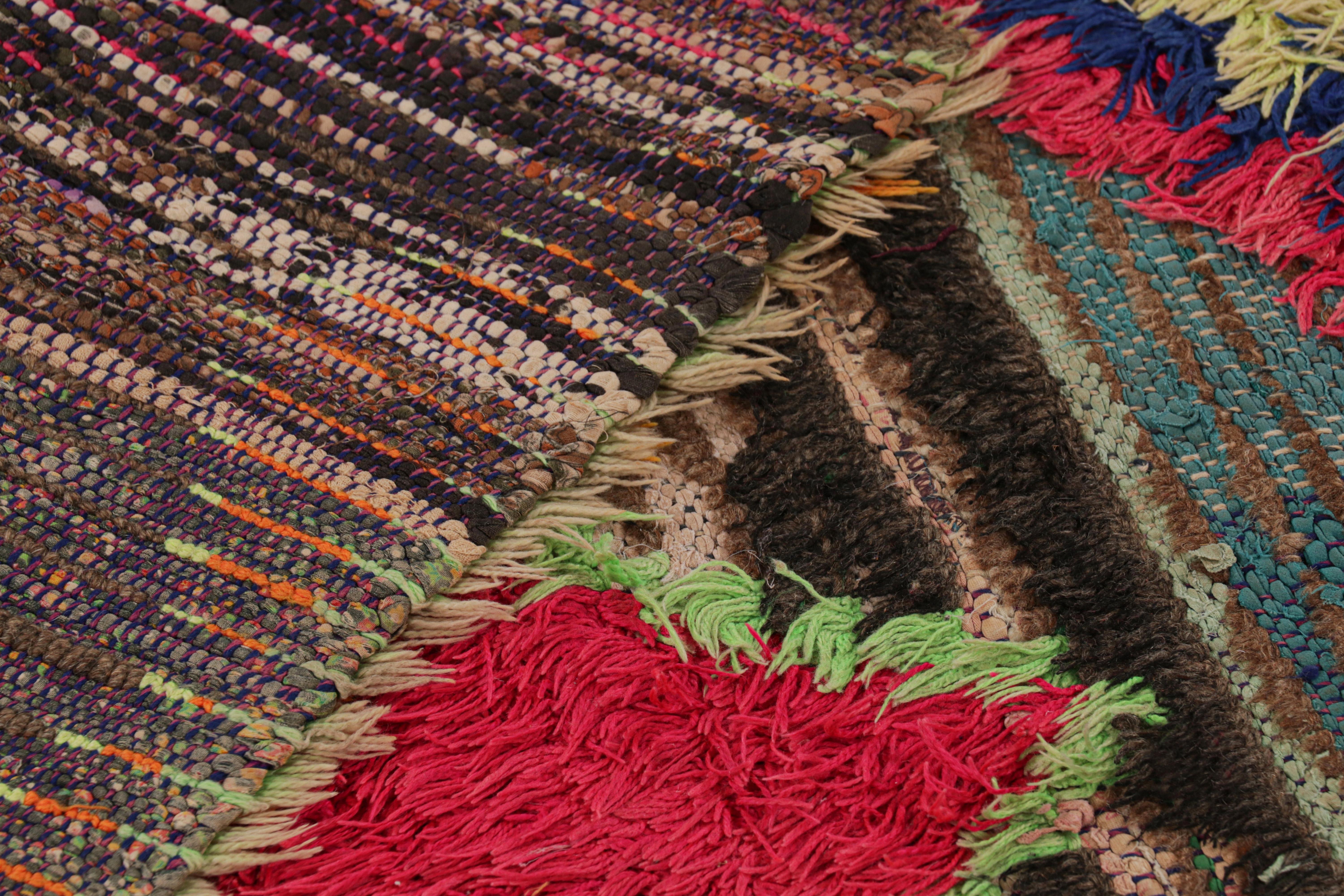 Alfombra marroquí vintage con motivos geométricos policromados, de Rug & Kilim Lana en venta