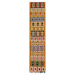 Runner marocchino vintage con motivi geometrici policromatici, da Rug & Kilim