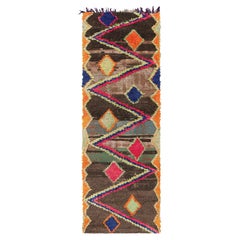 Marokkanischer Vintage-Läufer mit polychromen geometrischen Mustern, von Rug & Kilim